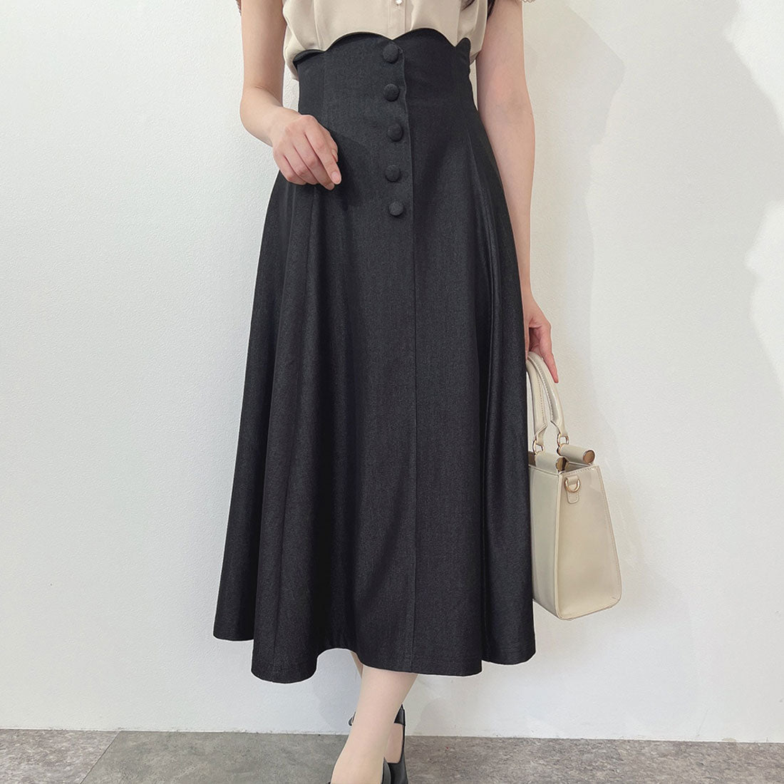 アンアナザーアンジェラス an another angelus 【洗える】ハイウエストスカラップデニムライクフレアースカート （BLACK） BLACK