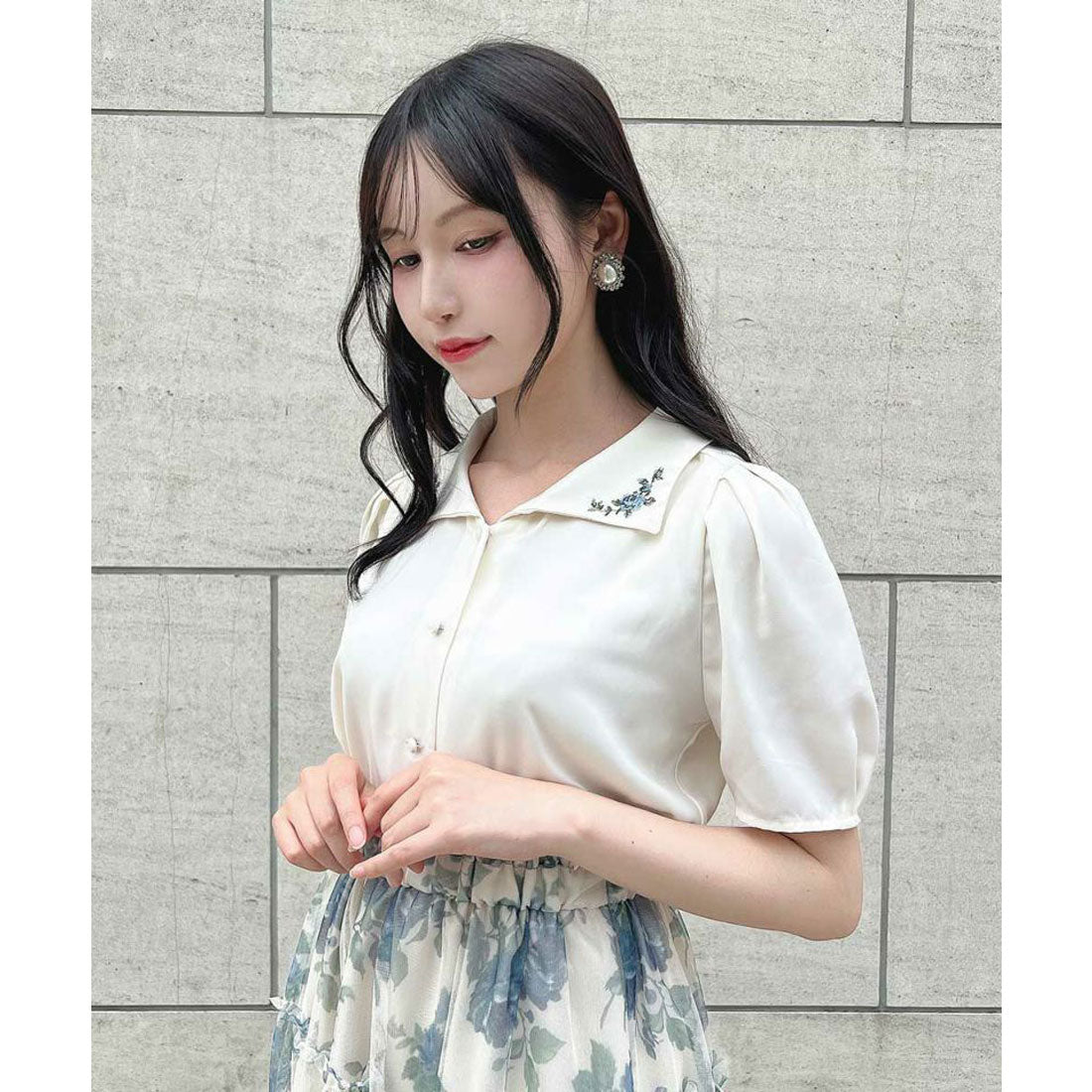 アンアナザーアンジェラス an another angelus 【洗える】プチローズ刺繍入り変形衿ブラウス （IVORY） IVORY