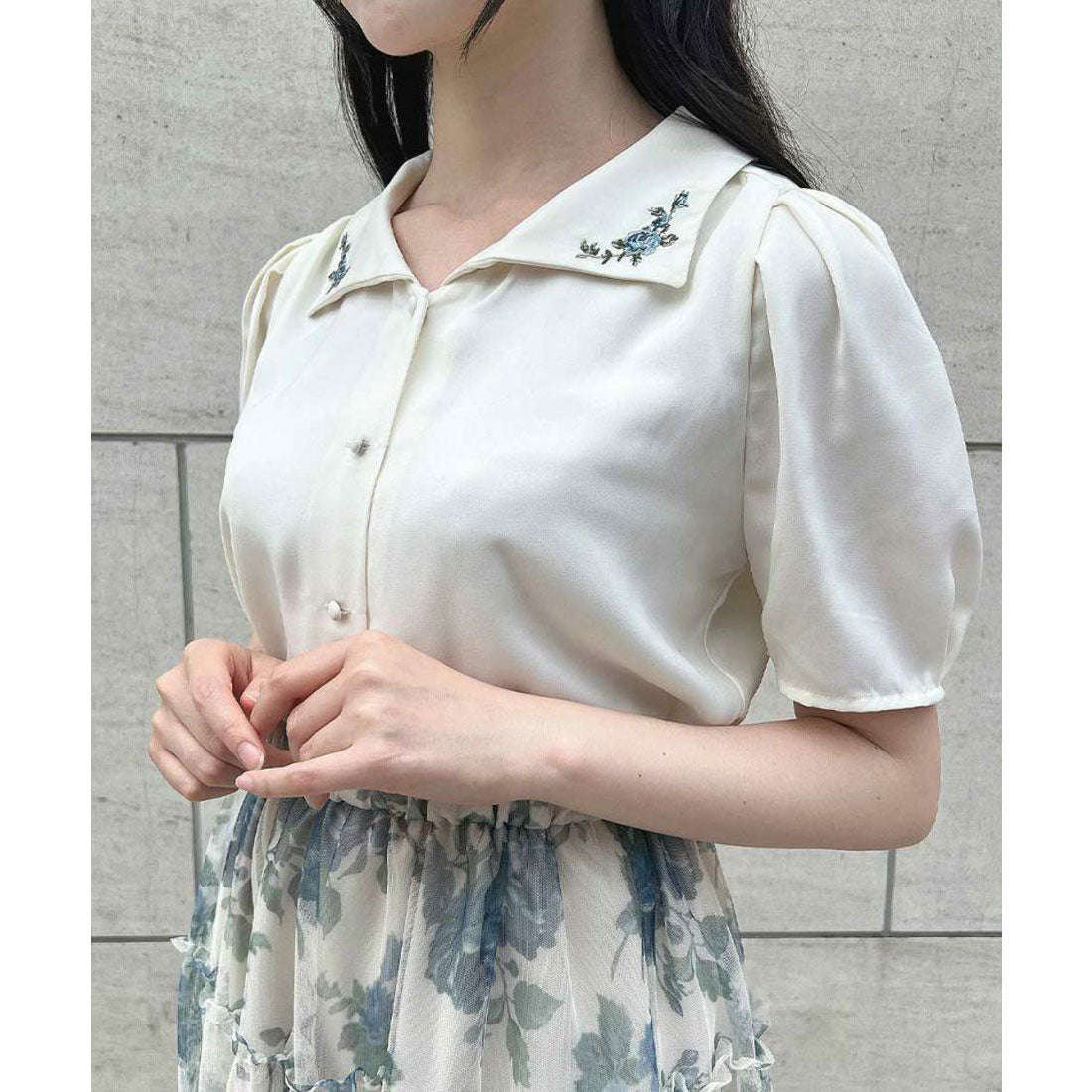 アンアナザーアンジェラス an another angelus 【洗える】プチローズ刺繍入り変形衿ブラウス （IVORY） IVORY