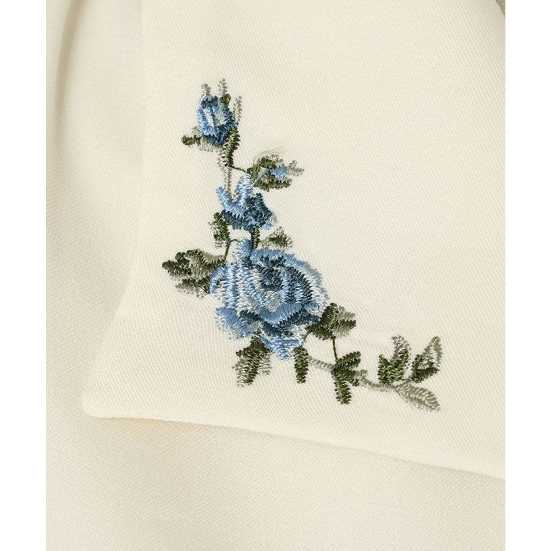 アンアナザーアンジェラス an another angelus 【洗える】プチローズ刺繍入り変形衿ブラウス （IVORY） IVORY
