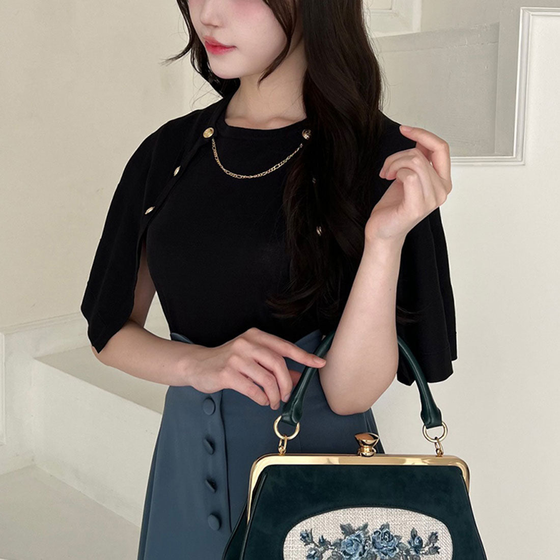 アンアナザーアンジェラス an another angelus 【洗える】チェーン付きダブル釦2wayケープニット （BLACK） BLACK