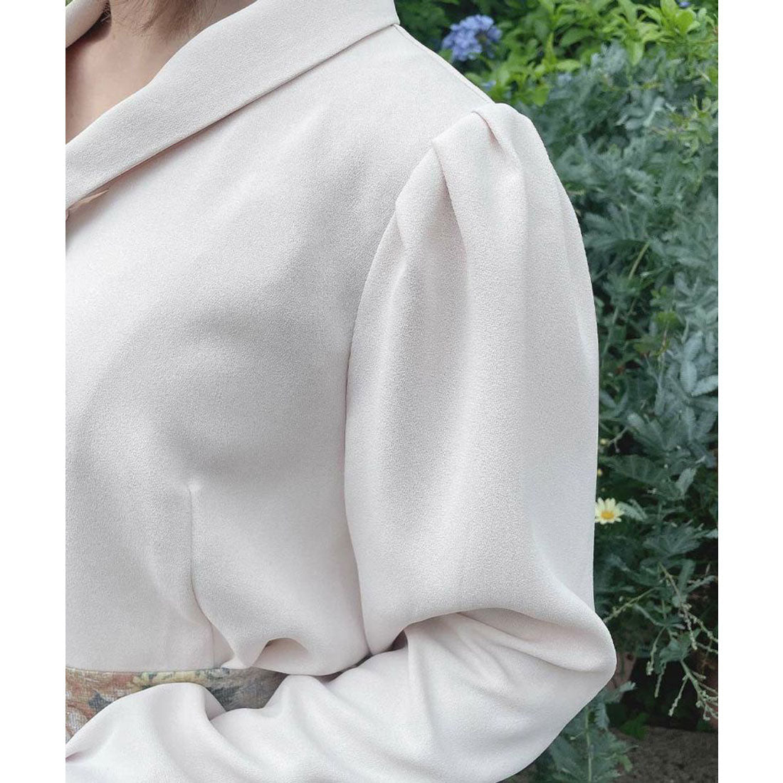 アンアナザーアンジェラス an another angelus 【洗える/セットアップ可能】ローズ刺繍ショールカラーネクタイブラウス （L/BEIGE） L/BEIGE