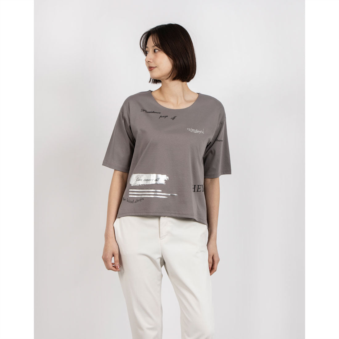 アンナニコラ Anna Nicola ランダムプリント半袖Tシャツ 箔プリントカットソー （チャコールグレー） チャコールグレー