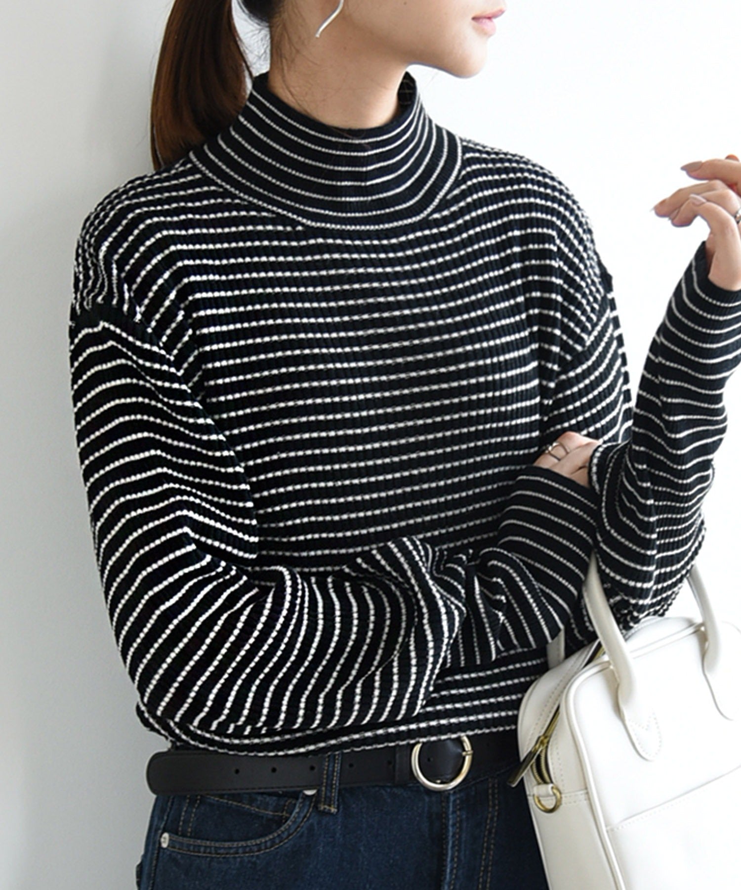 アンドイット and it_ バルーン袖タートルボーダーリブニット ニット レディース リブ ボーダー タートルネック バルーン袖 生地 ボリューム袖 アクリル 細ボーダー 長袖 薄い 薄手,ブラック×アイボリー