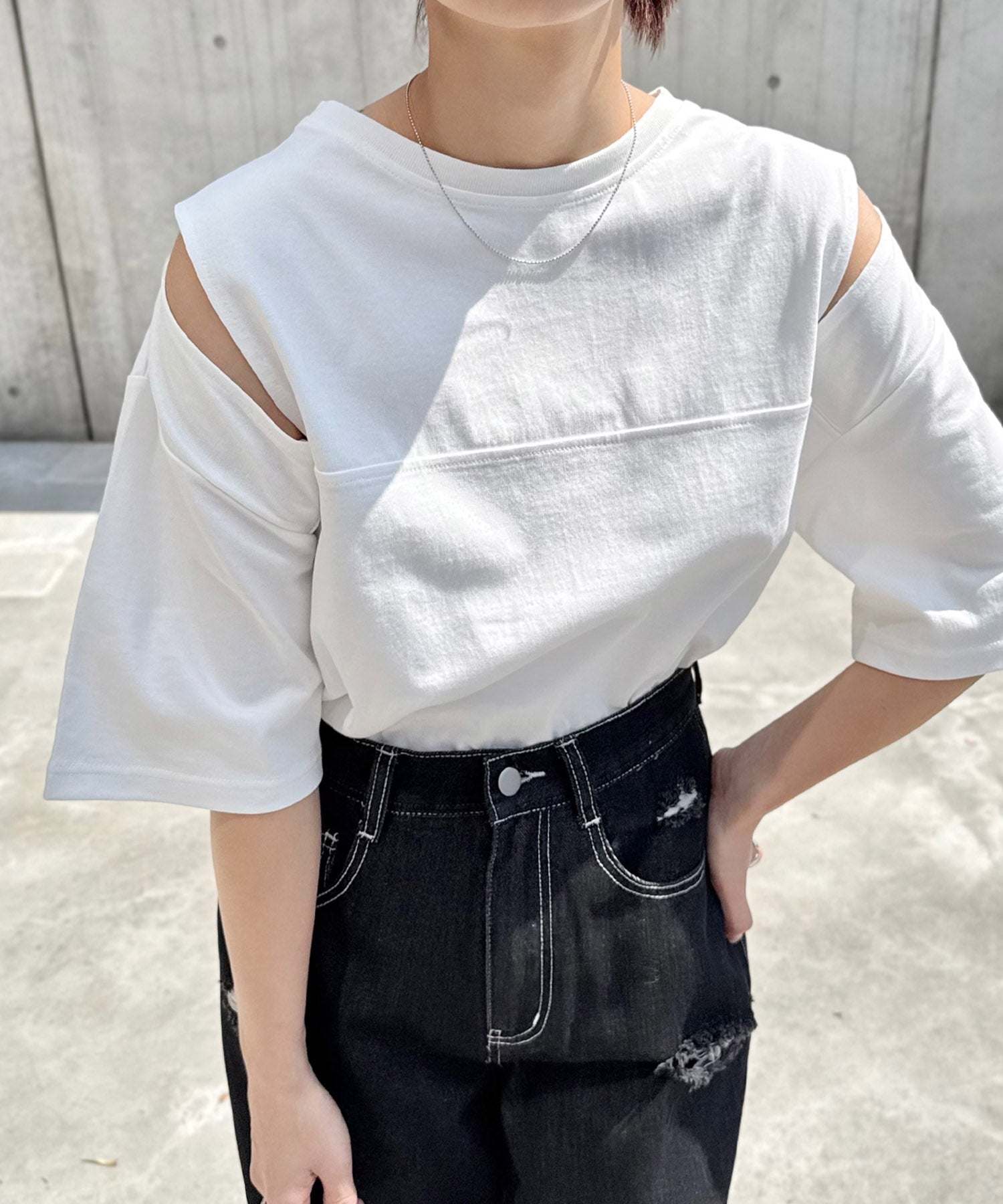 アンドミー andme 汗染み防止 カットアウト デザイン Tシャツ （オフホワイト） オフホワイト