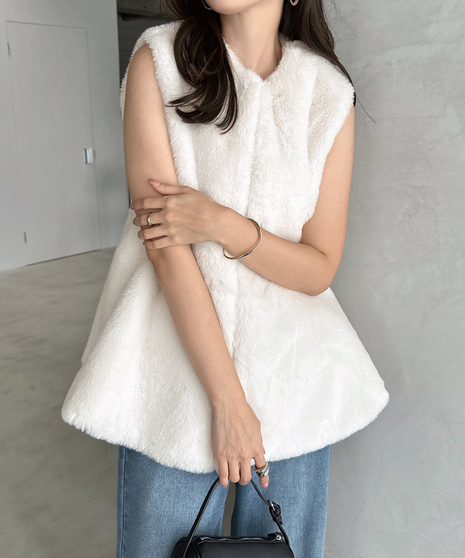 アンドミー andme ノーカラー ペプラム ファー ベスト （アイボリー） アイボリー