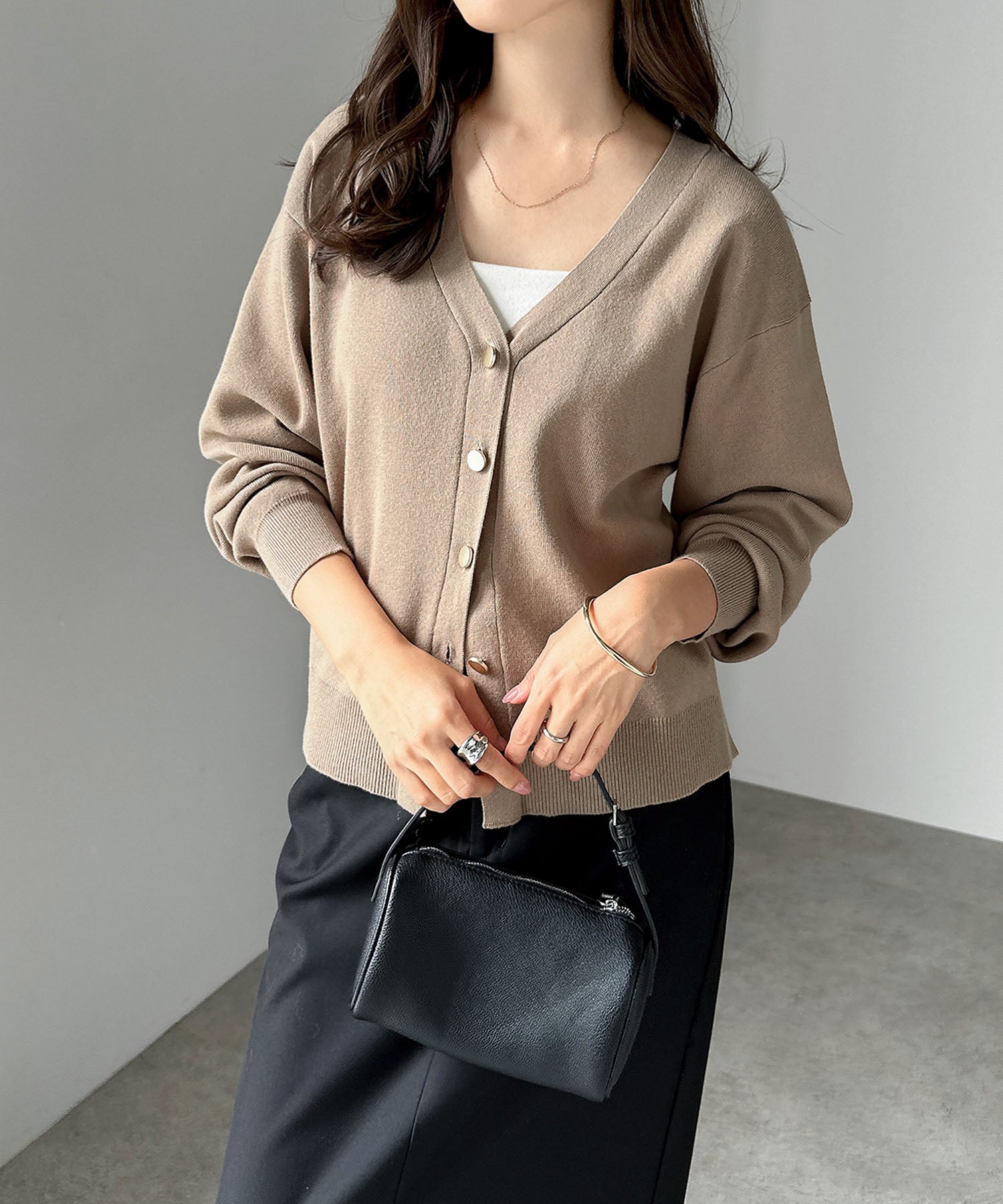 アンドミー andme メタルボタン 長袖 Vネック ニット カーディガン （ベージュ） ベージュ