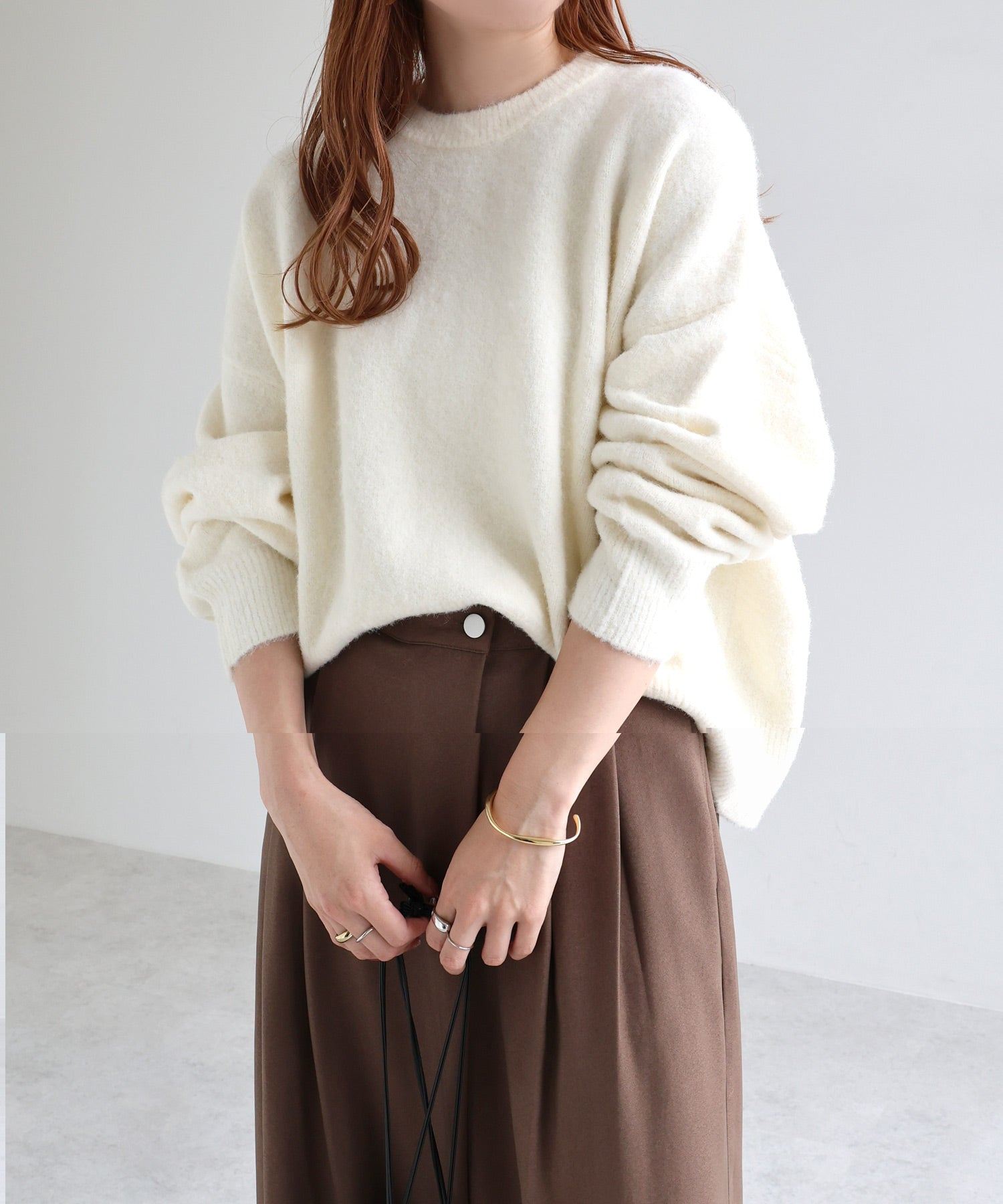 アンドミー andme ボリューム袖 クルーネック ニット トップス （アイボリー） アイボリー