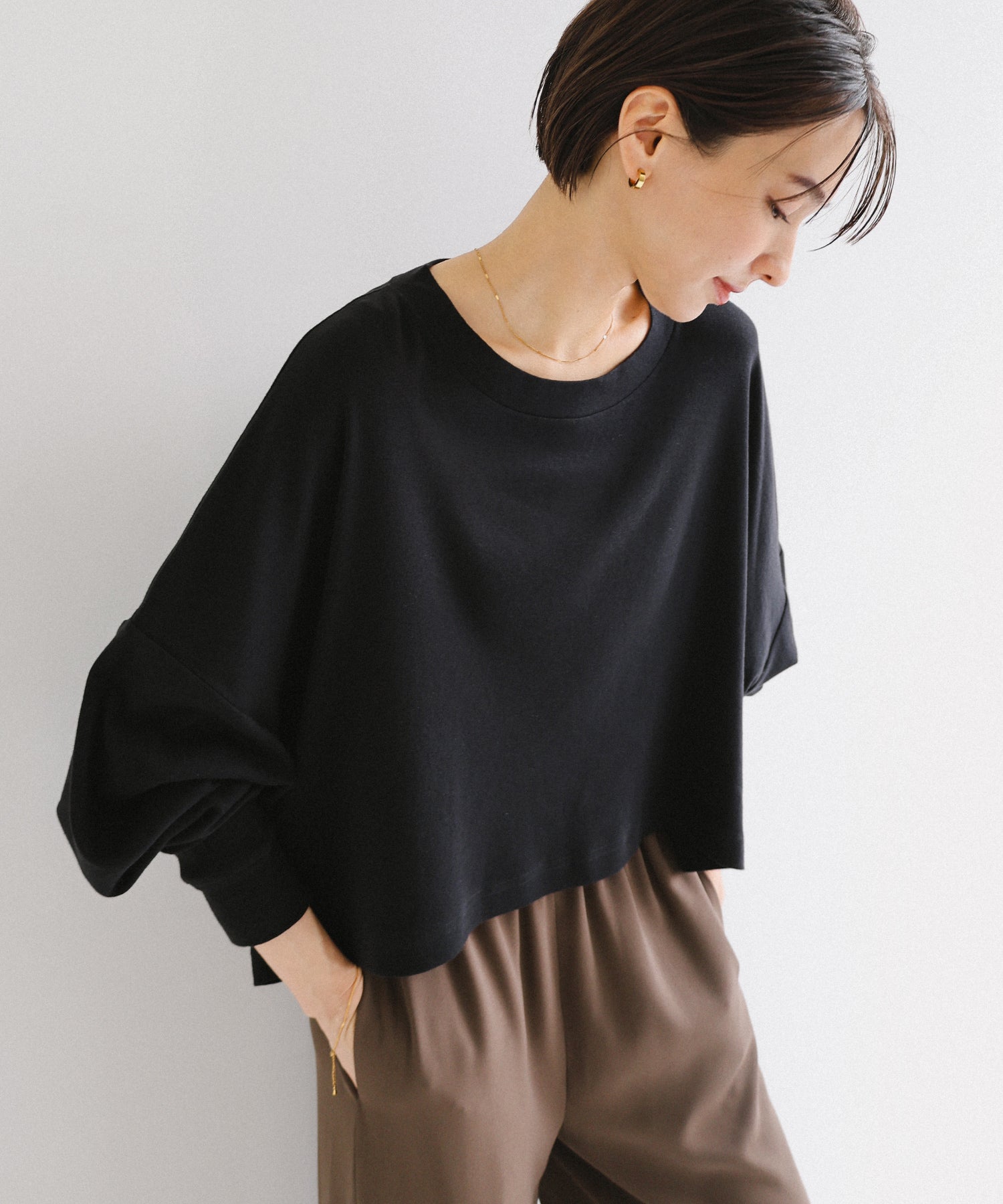 アンドミー andme ソフトフライス 長袖 Tシャツ 《ショート丈 》 （ブラック） ブラック
