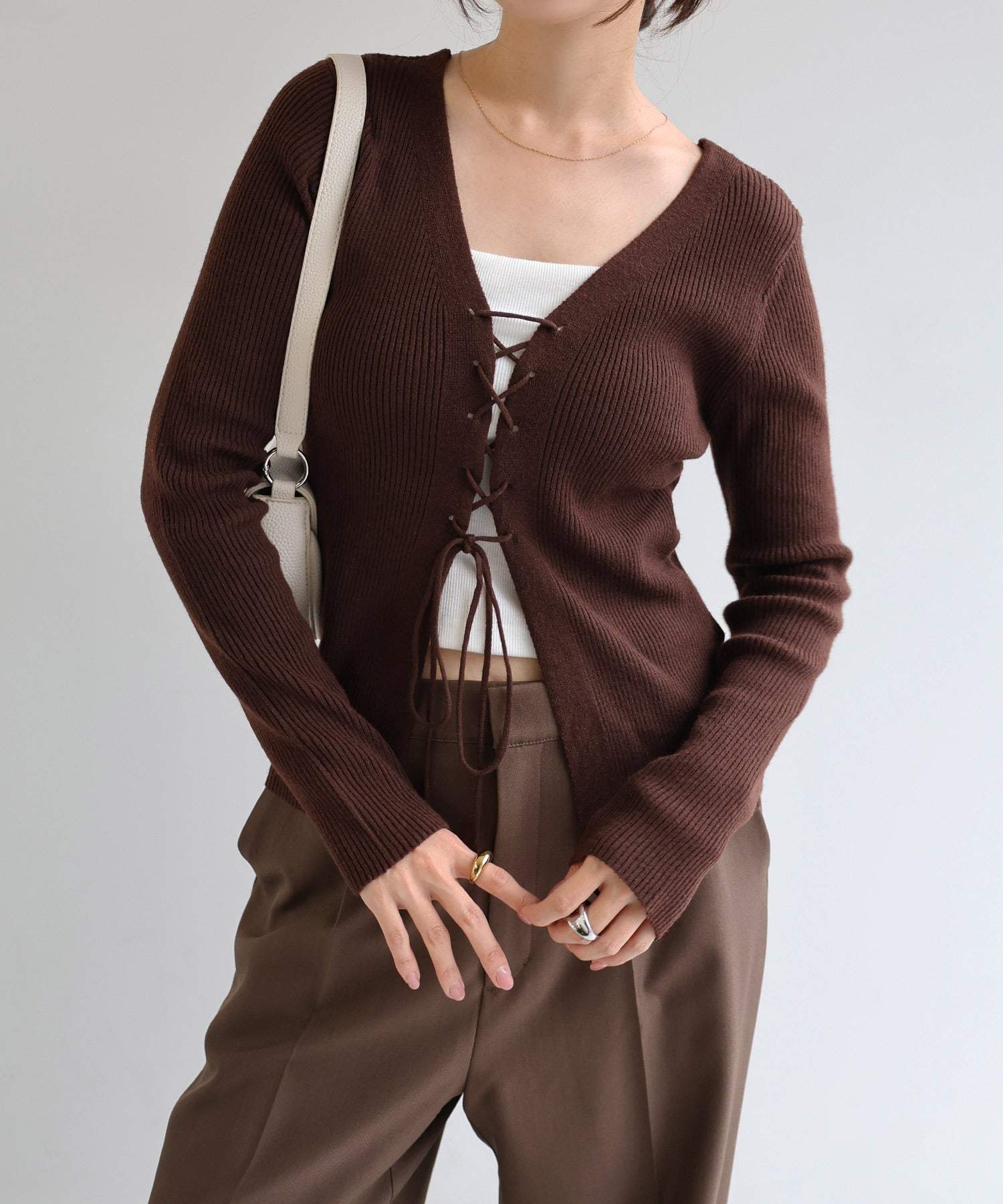 アンドミー andme レースアップ リボン 2way リブ ニット トップス （ブラウン） ブラウン