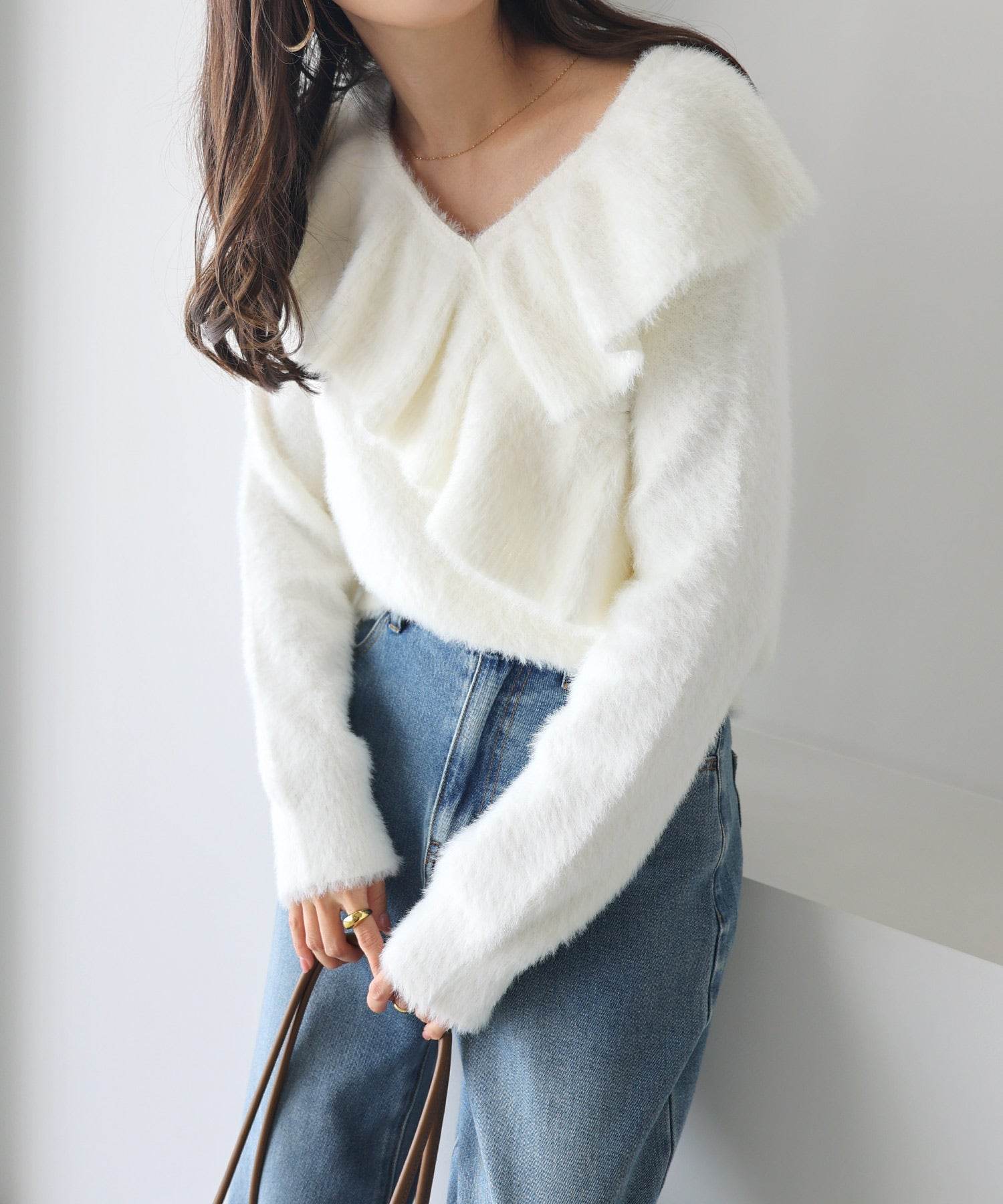 アンドミー andme シャギー 起毛 クロス フリル ニット トップス （アイボリー） アイボリー