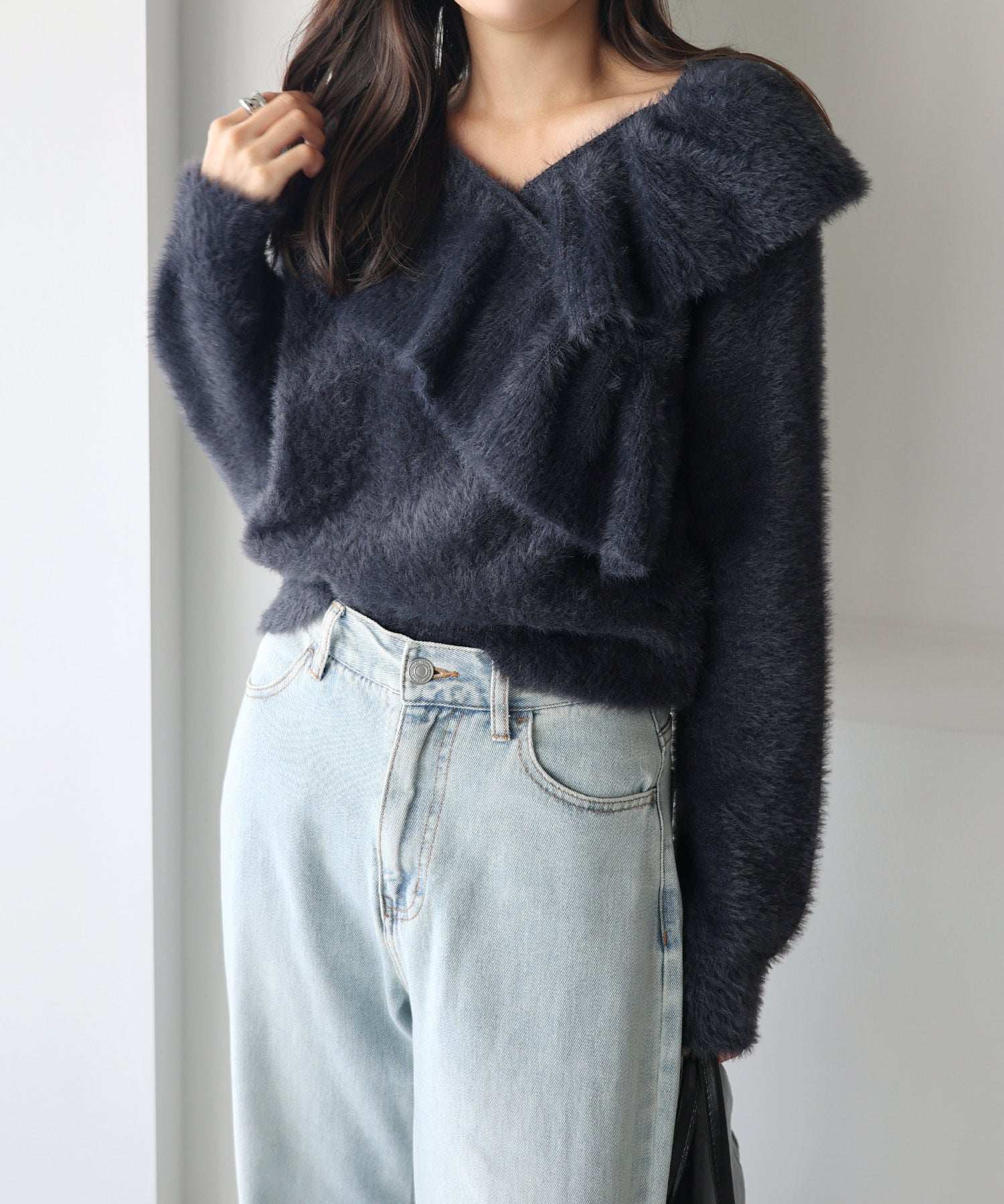 アンドミー andme シャギー 起毛 クロス フリル ニット トップス （ネイビー） ネイビー