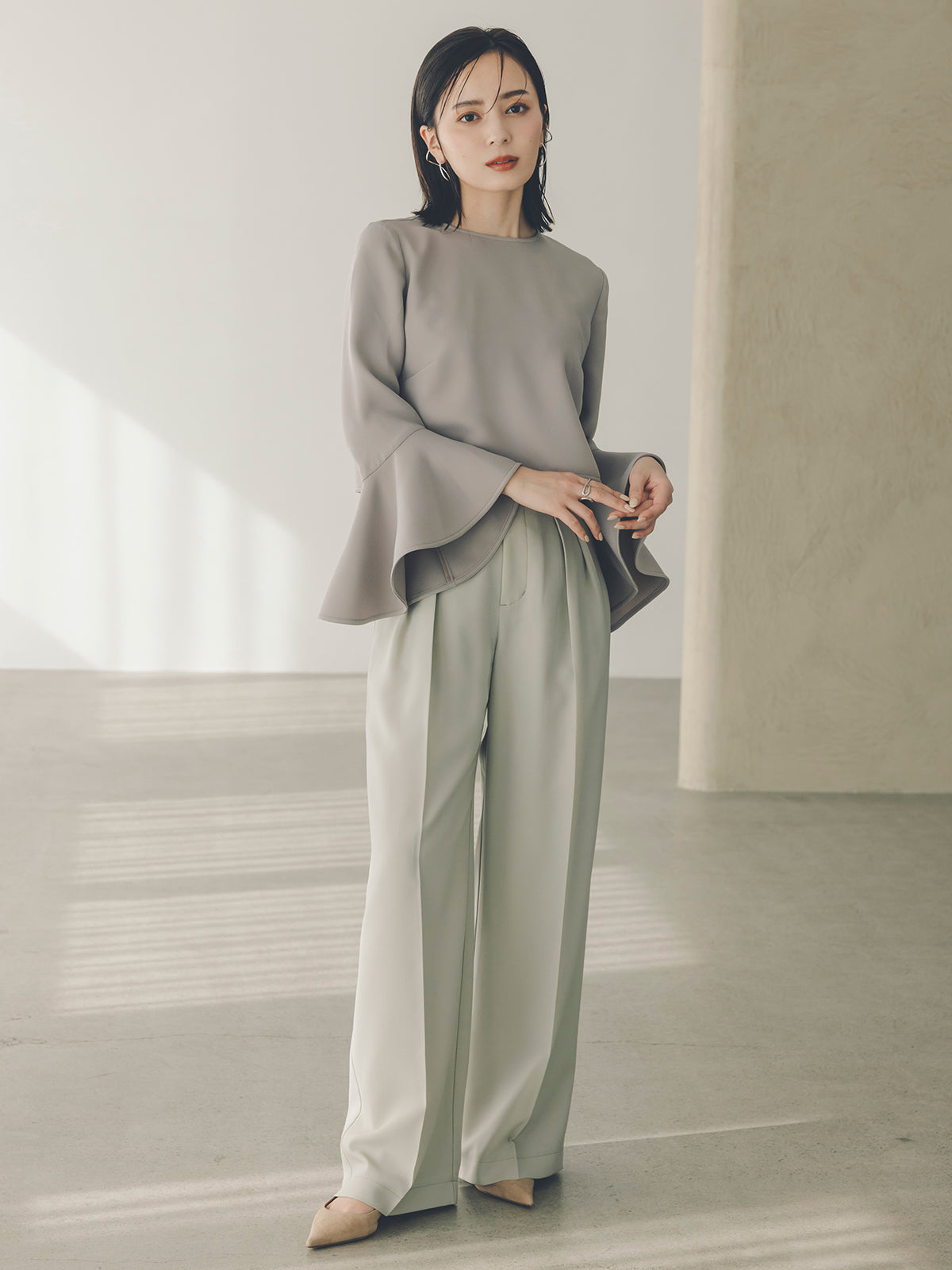 アニュアンス anuans フォルムスリーブブラウス