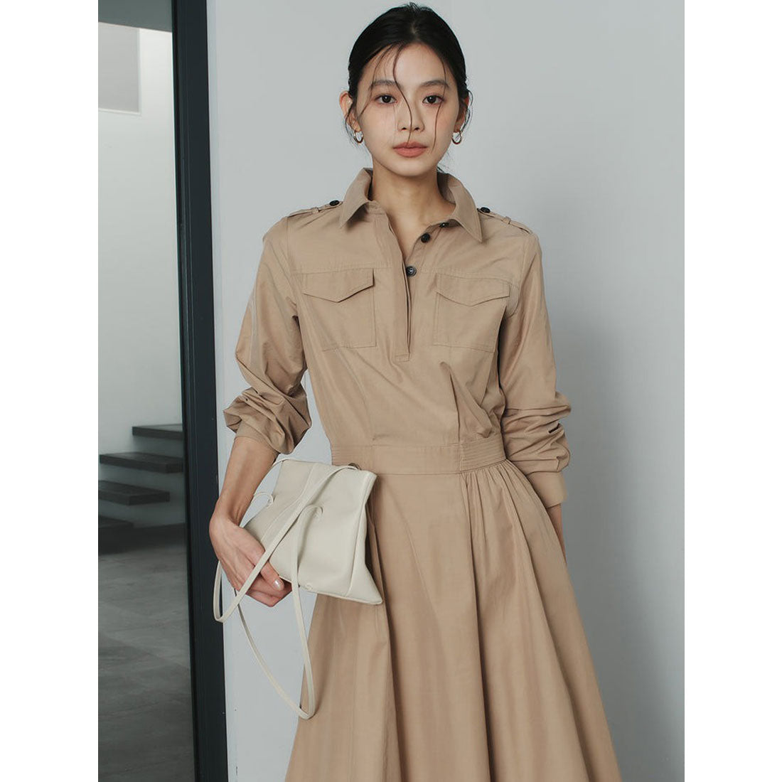 アニュアンス anuans レザーナローハンドルバッグ （TAUPE） TAUPE