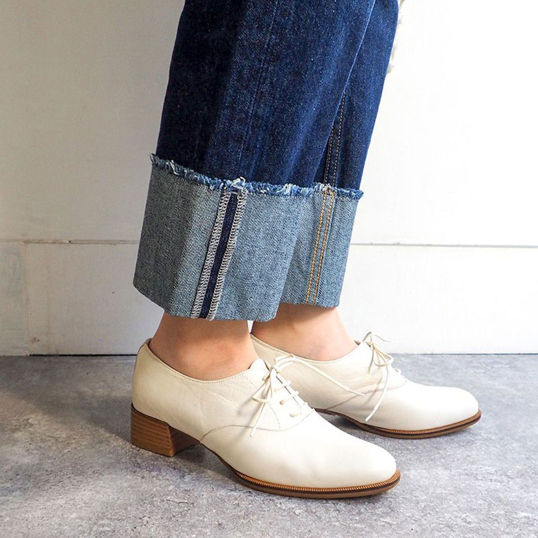 アプレ apres 上質レザーでコーデを格上げ【防水】レースアップシューズ （ホワイト） （ホワイト） ホワイト