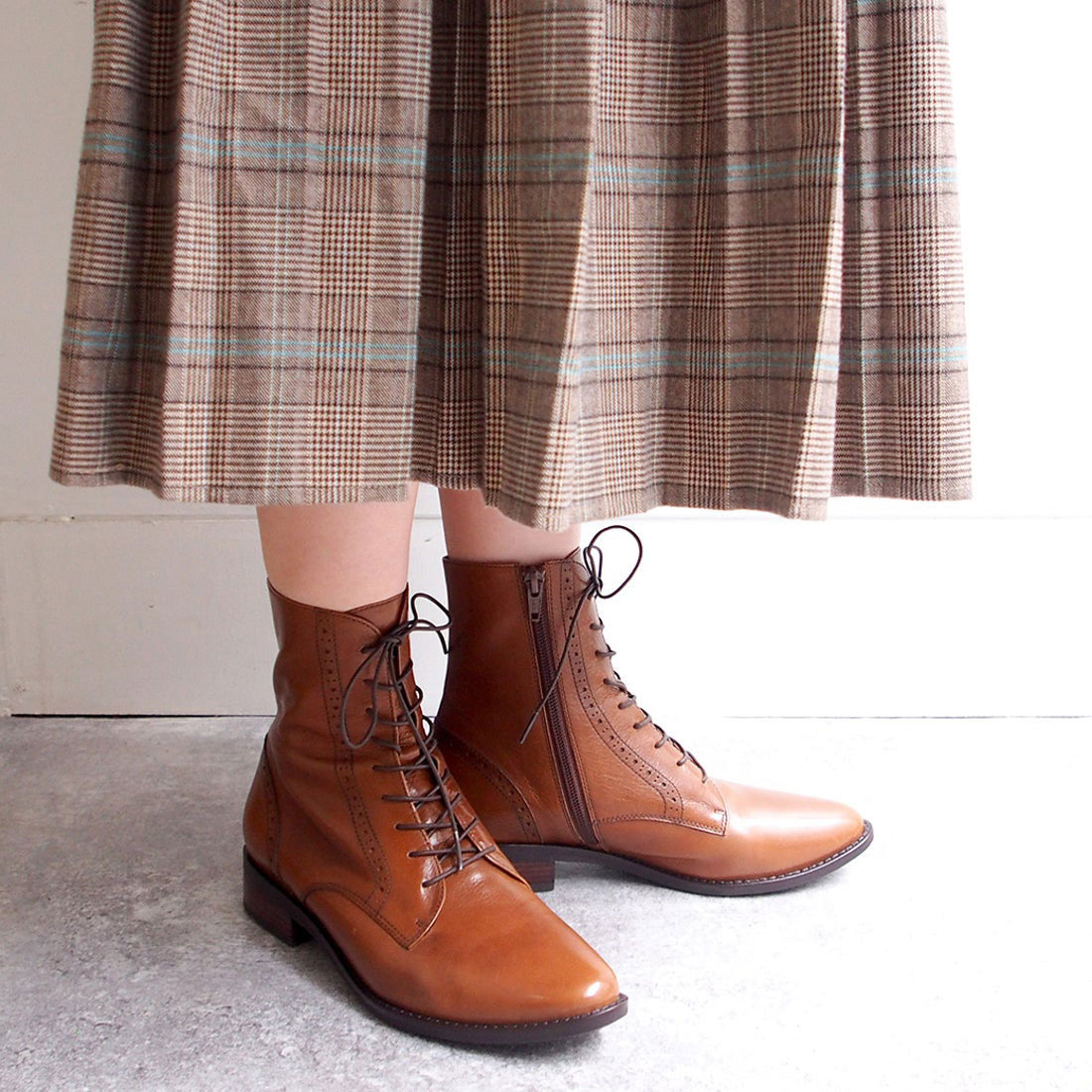 アプレ apres クラシックレースアップブーツ （ブラウン） （ブラウン） ブラウン
