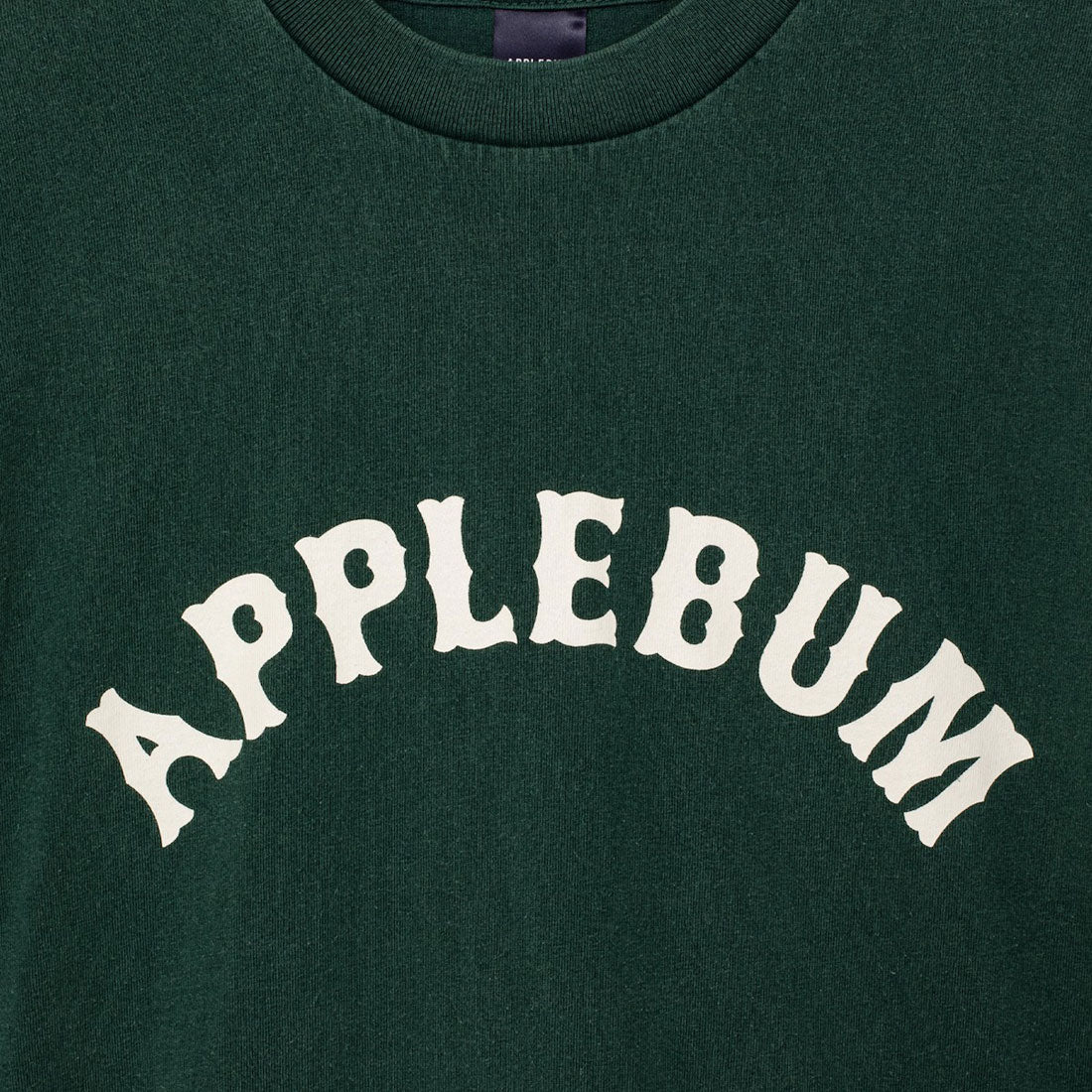 アップルバム APPLEBUM “オールド ベースボール” Tシャツ（“Old Baseball” T-shirt） （Pigment Green） Pigment Green