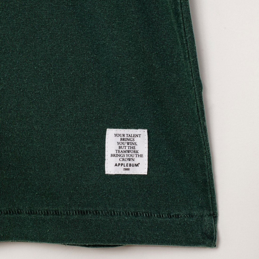 アップルバム APPLEBUM “オールド ベースボール” Tシャツ（“Old Baseball” T-shirt） （Pigment Green） Pigment Green