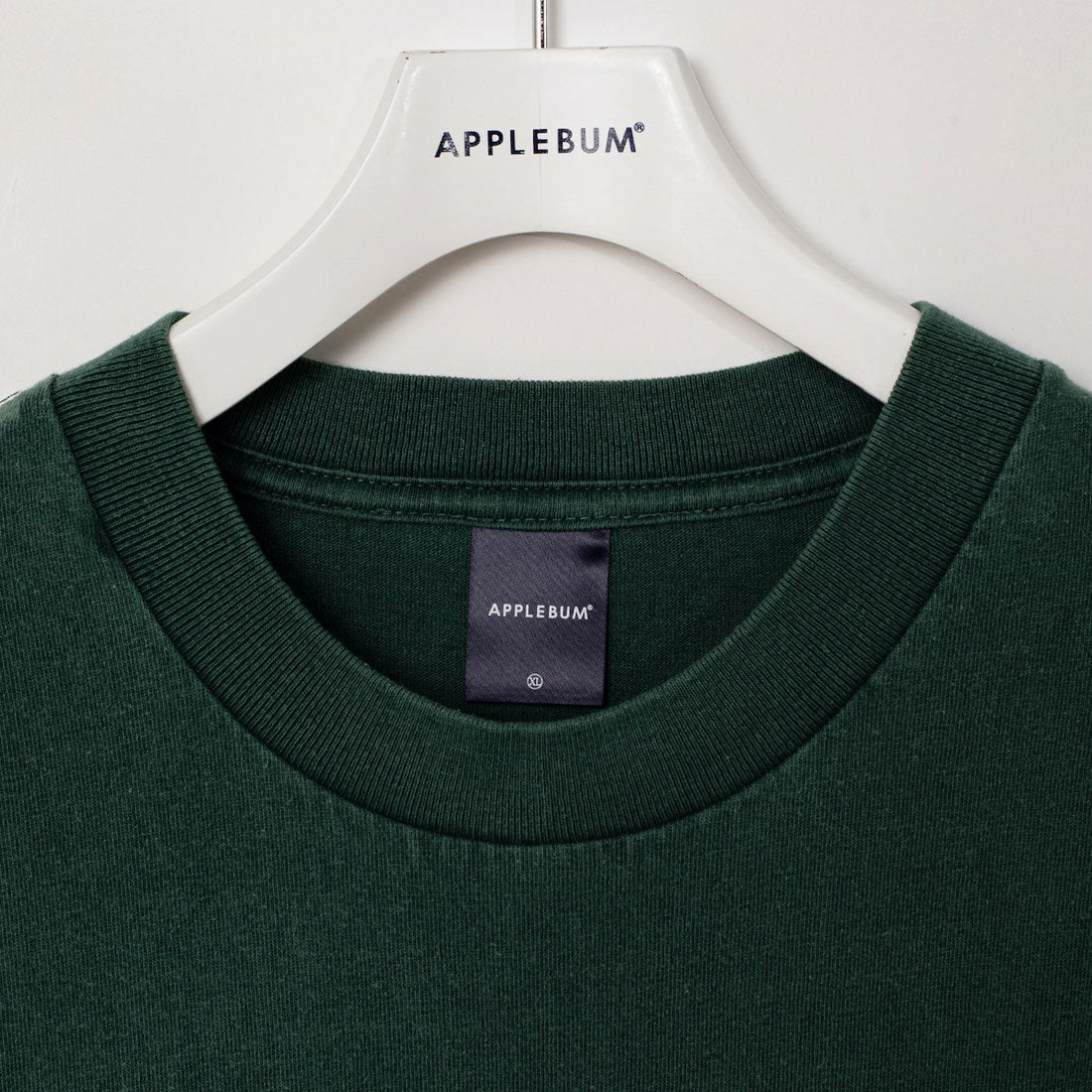 アップルバム APPLEBUM “オールド ベースボール” Tシャツ（“Old Baseball” T-shirt） （Pigment Green） Pigment Green