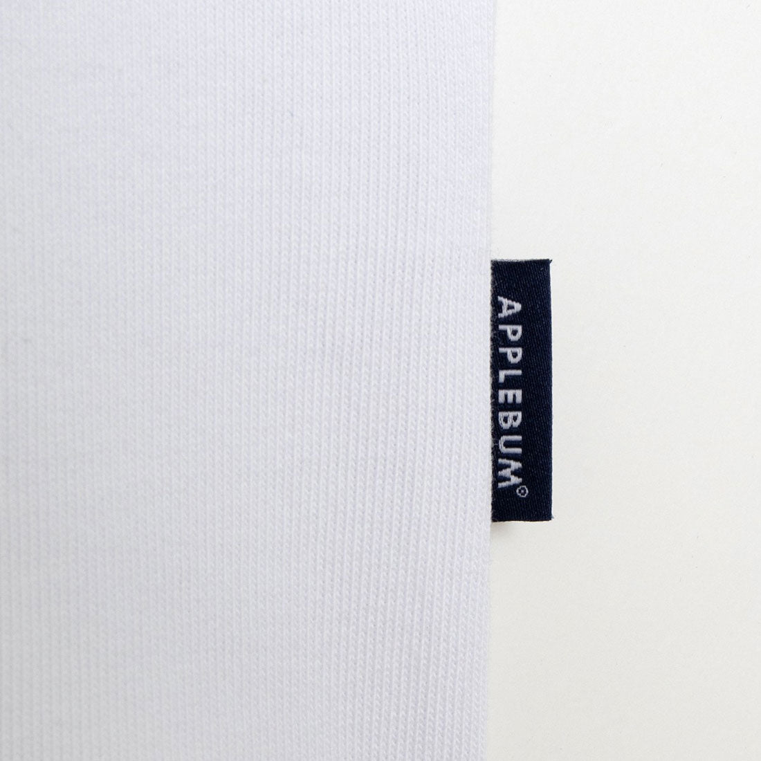 アップルバム APPLEBUM “ピースメーカー” Tシャツ（“Peacemaker” T-shirt） （White） White