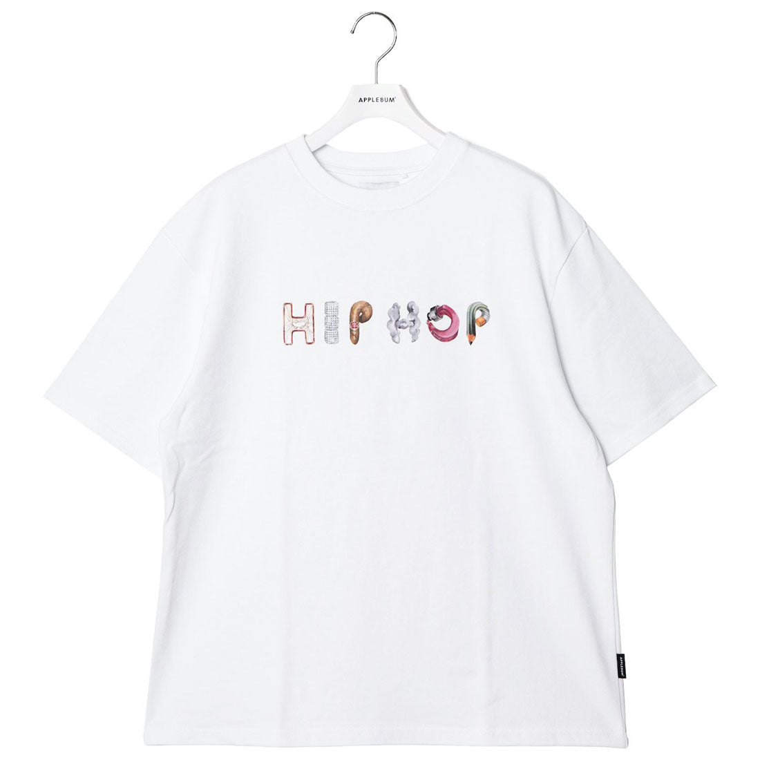 アップルバム APPLEBUM “アルファベット” Tシャツ（“Alphabet” T-shirt） （White） White
