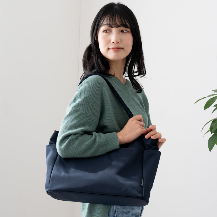 アップルバッグ APPLE BAG 中仕切り トートバッグ A4サイズ（ネイビー） ネイビー