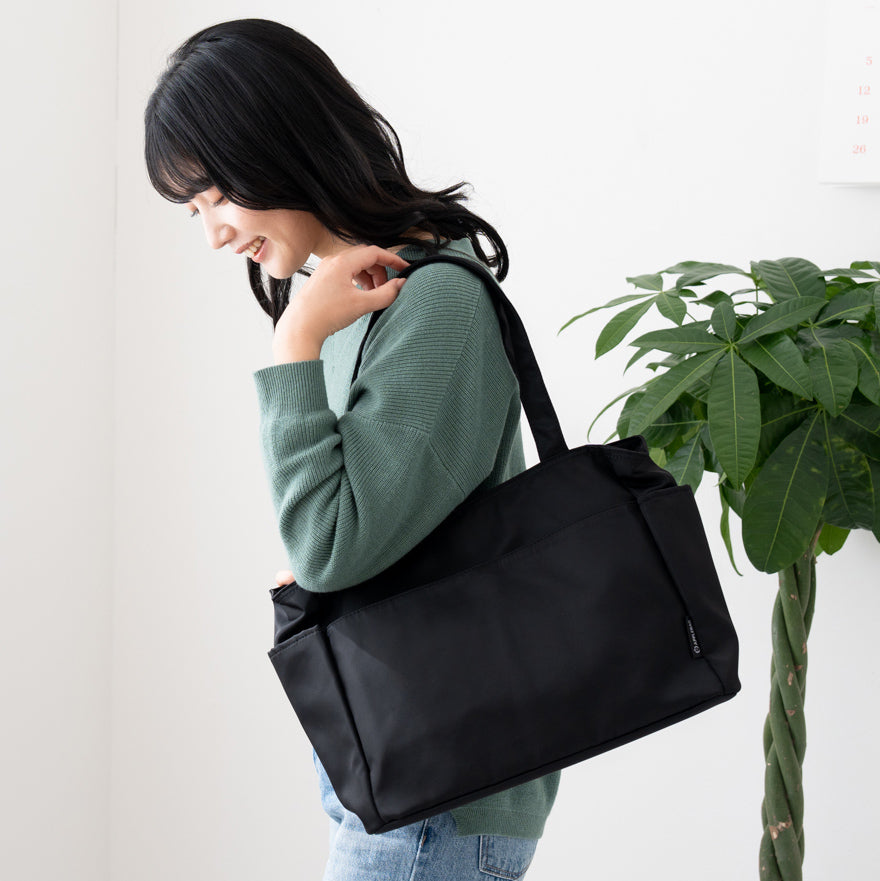 アップルバッグ APPLE BAG 中仕切り トートバッグ A4サイズ（ブラック） ブラック