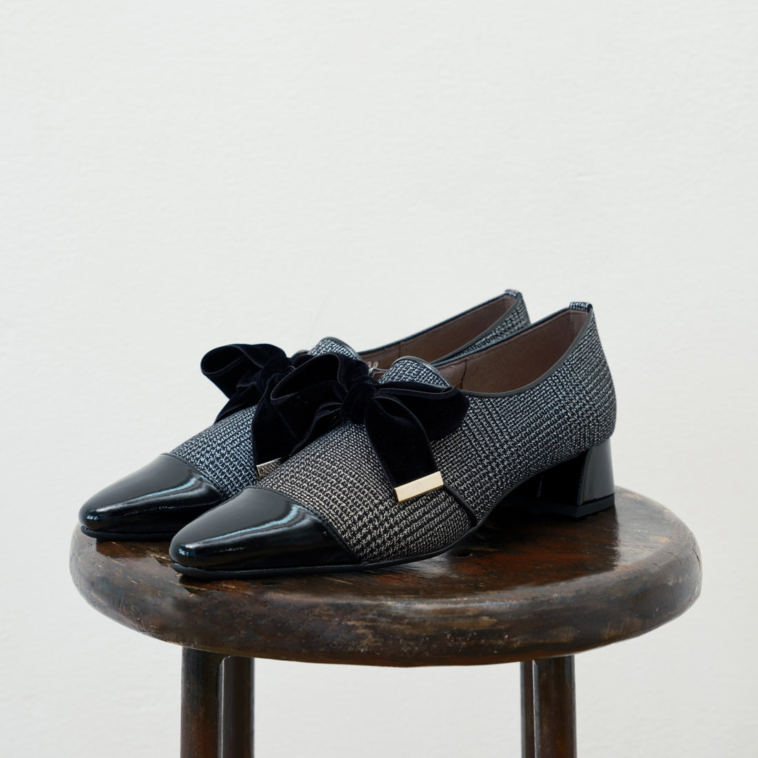 アルテミス バイ ダイアナ artemis by DIANA ベルベットリボン マニッシュシューズ （グレー生地） グレー生地