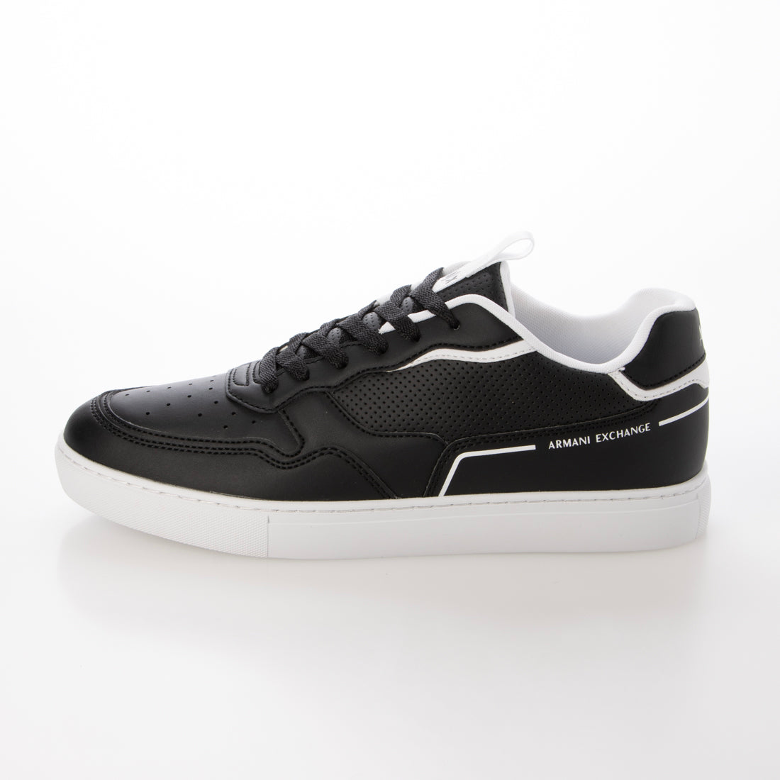 アルマーニ エクスチェンジ ARMANI EXCHANGE ヒールロゴラインスニーカー （BLACK+OP.WHITE） BLACK+OP.WHITE