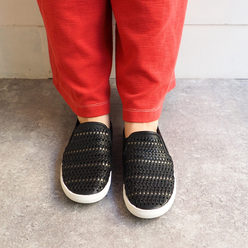 Ashinagaojisan Ashinagaojisan Ashinagaojisan's popular item is back! Mesh slip-ons