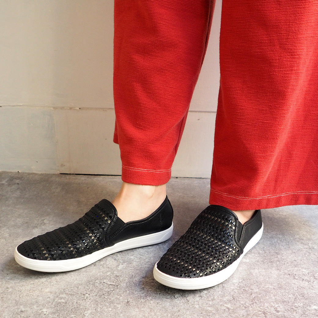 Ashinagaojisan Ashinagaojisan Ashinagaojisan's popular item is back! Mesh slip-ons