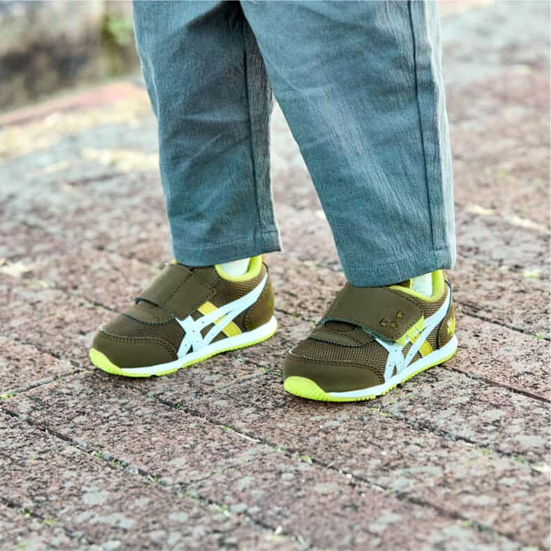 アシックス ASICS スニーカー キッズ スクスク アイダホ BABY KT ES D 2 1144A392 asics SUKU2 ベビー ファーストシューズ 恐竜 （ブラウン） ブラウン
