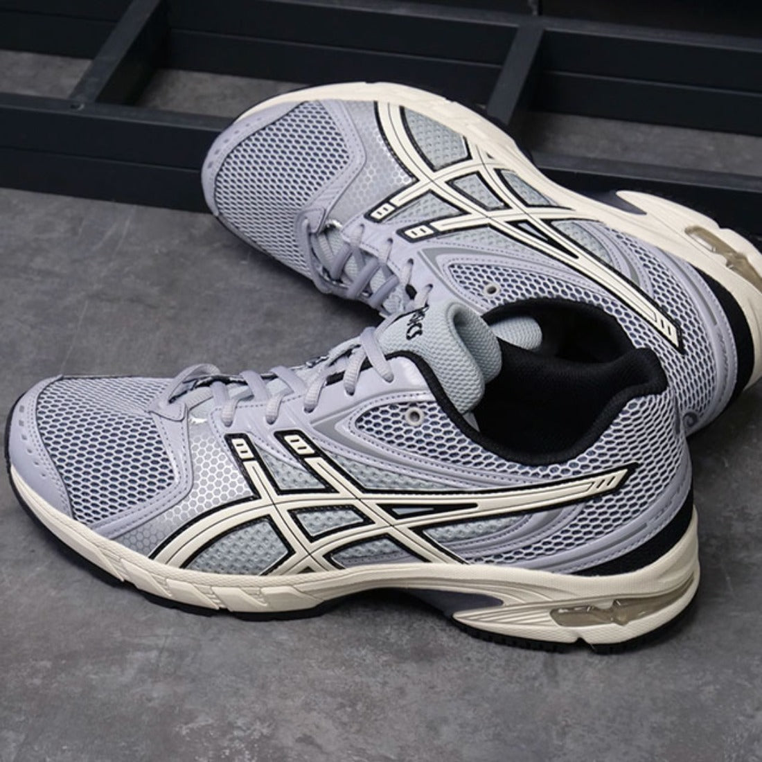 アシックス ASICS SportStyle GEL-DS TRAINER 14 PIEDMONT-GREY/IVORY [1203A607-022] （PIEDMONT-GREY/IVORY） PIEDMONT-GREY/IVORY