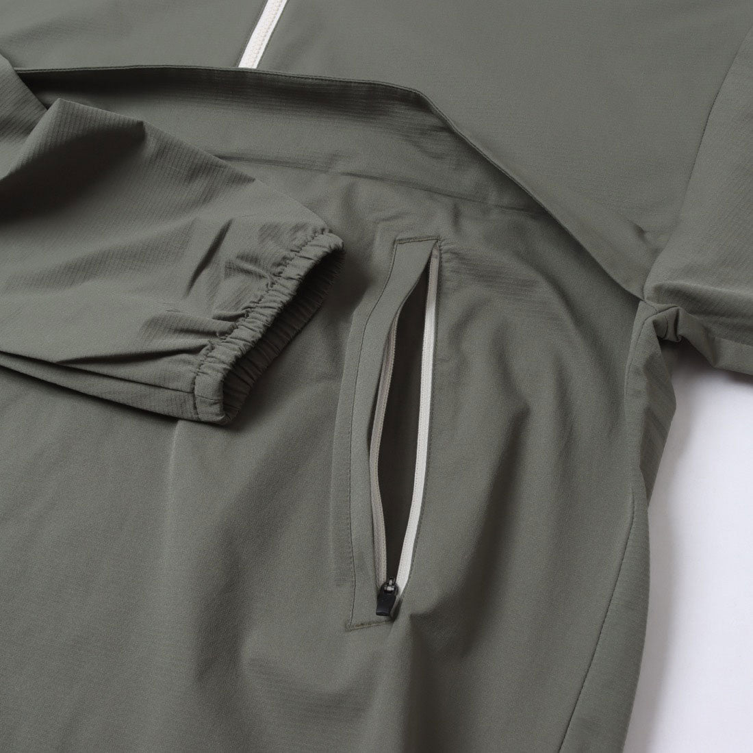 アシックス ASICS 2031E893 ダブルウィーブリラックスプルオーバージャケット （マントルグリーン） マントルグリーン