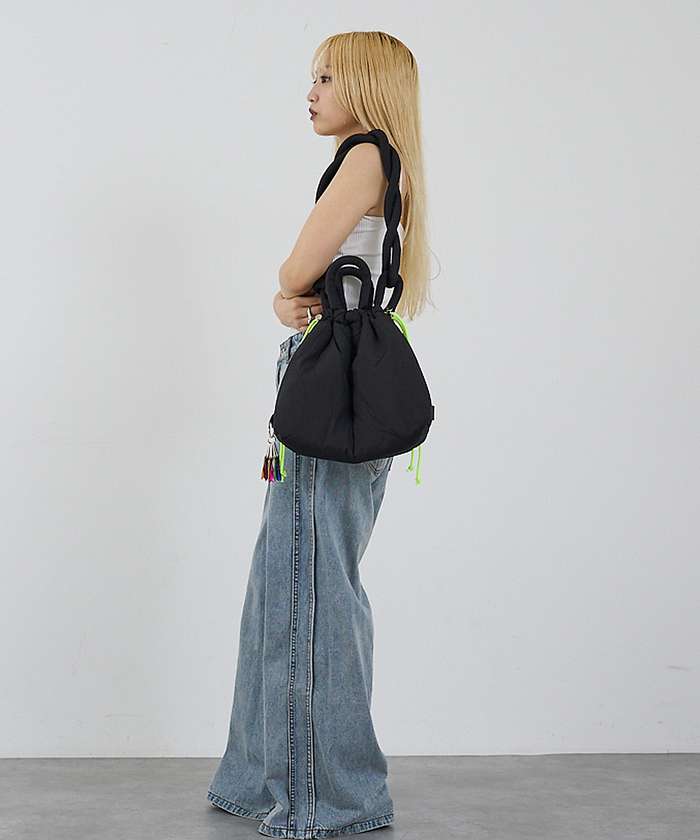 ノミネ NOMINE 【cheek】puff kinchaku 2WAY tote 巾着 ショルダーバ （グレー） グレー