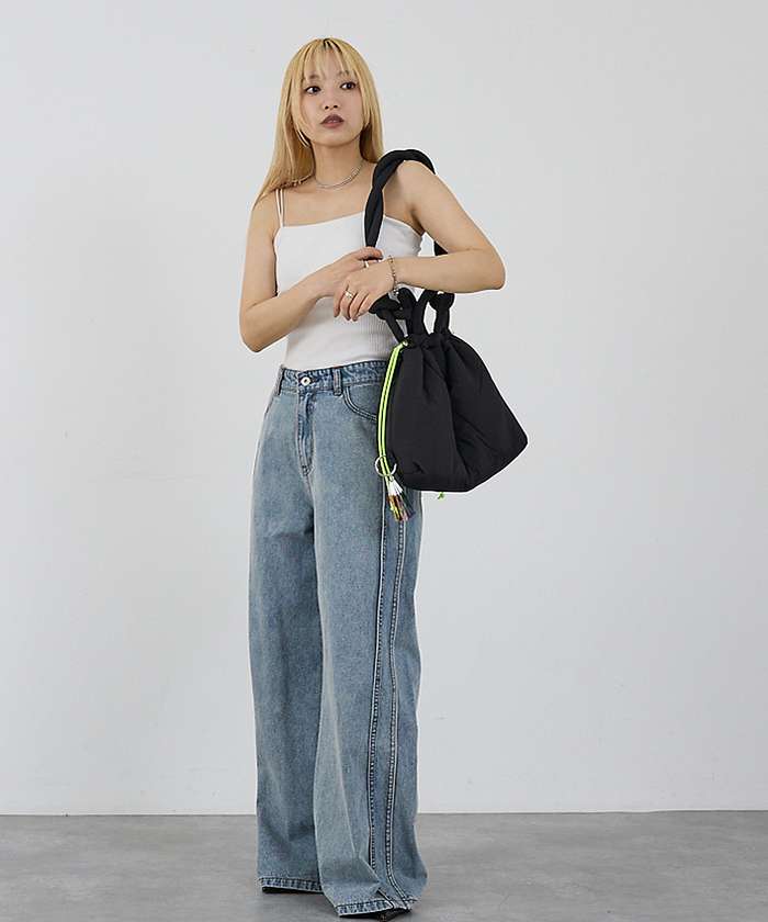 ノミネ NOMINE 【cheek】puff kinchaku 2WAY tote 巾着 ショルダーバ （グレー） グレー