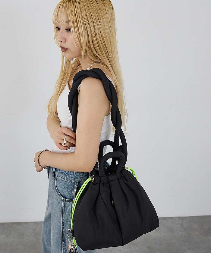 ノミネ NOMINE 【cheek】puff kinchaku 2WAY tote 巾着 ショルダーバ （グレー） グレー