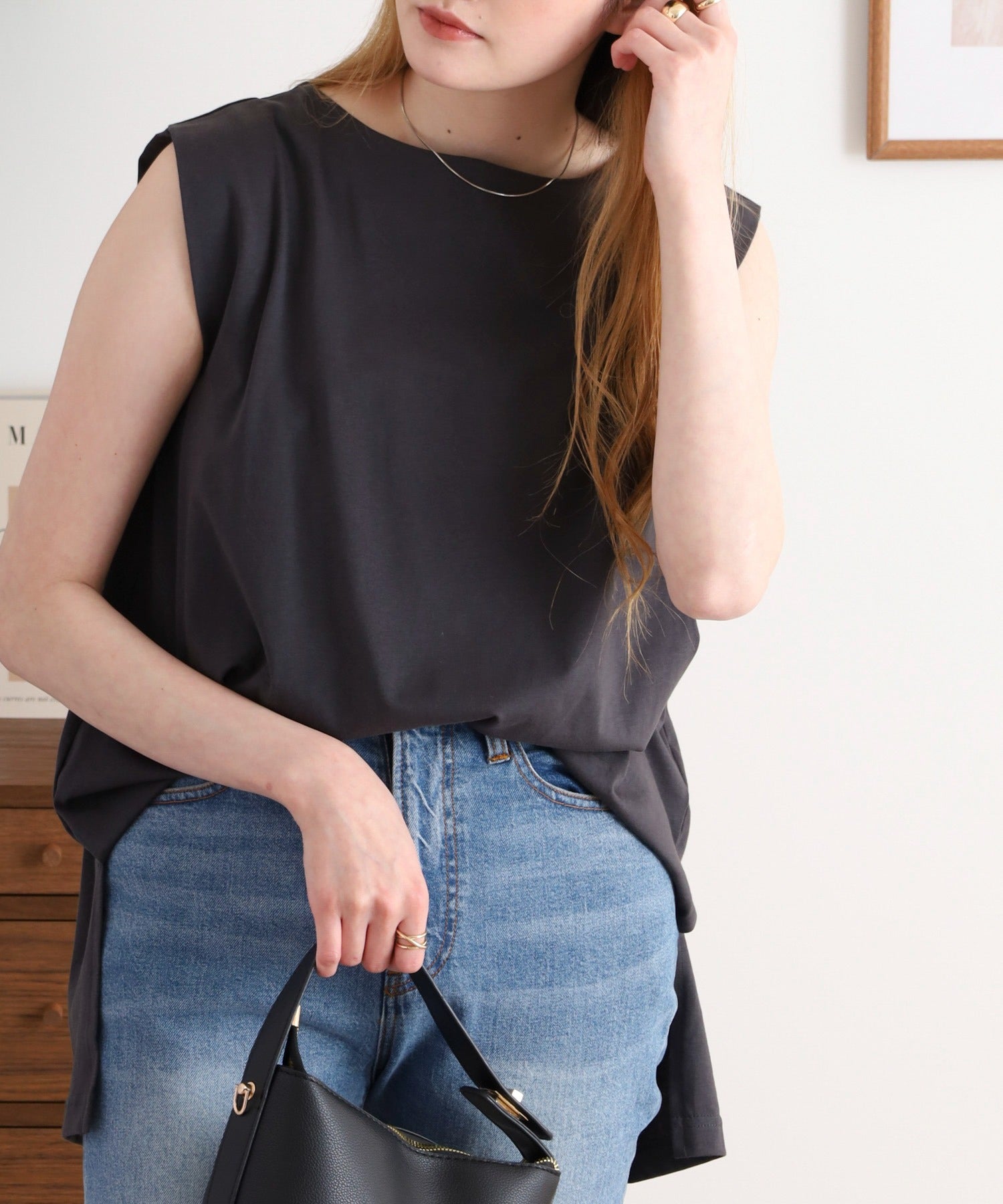 アットワン atONE 肩タックノースリーブボートネックTシャツ （チャコールグレー） チャコールグレー