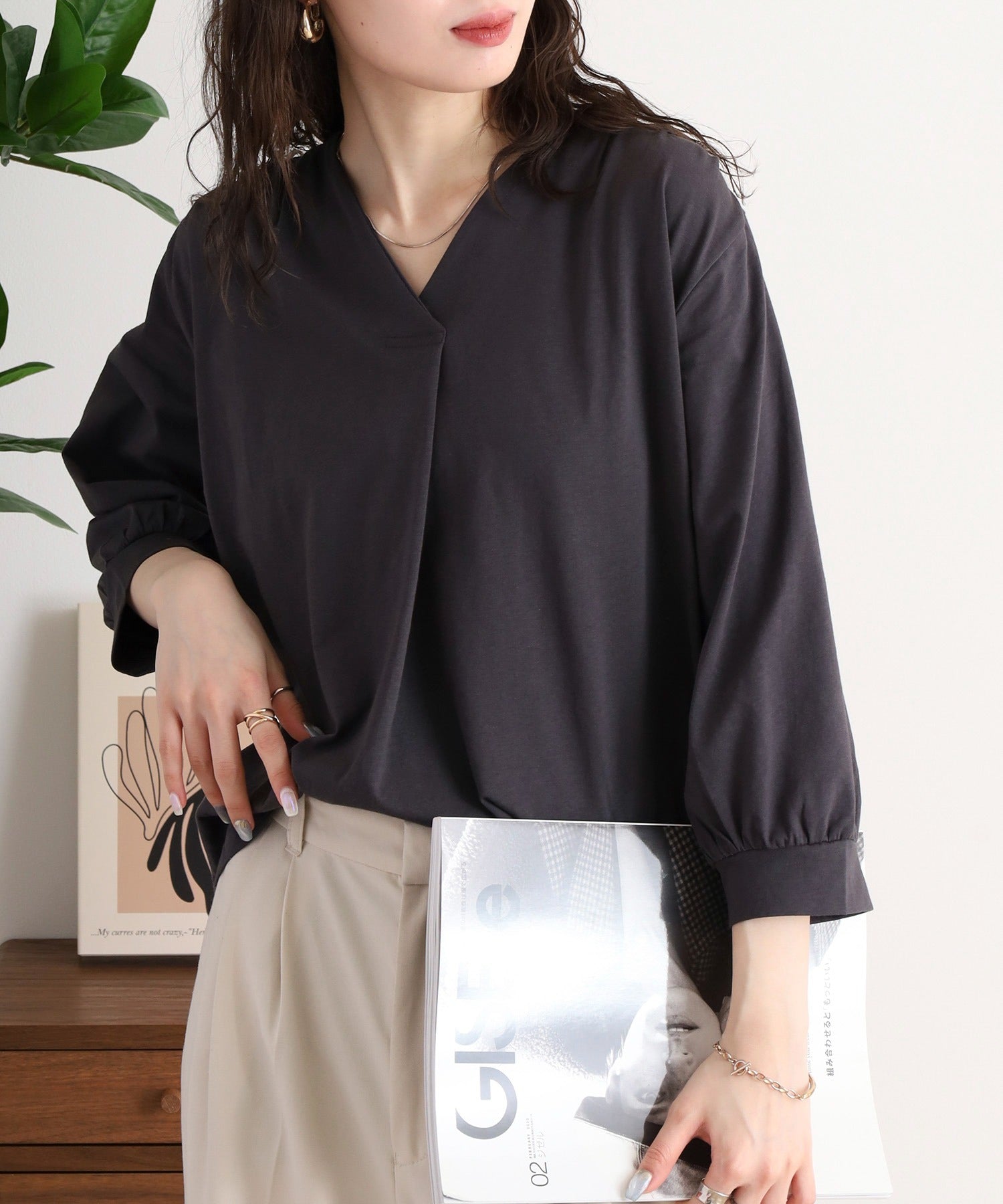 アットワン atONE ブラウス風タックスキッパー 七分丈Tシャツ （チャコールグレー） チャコールグレー