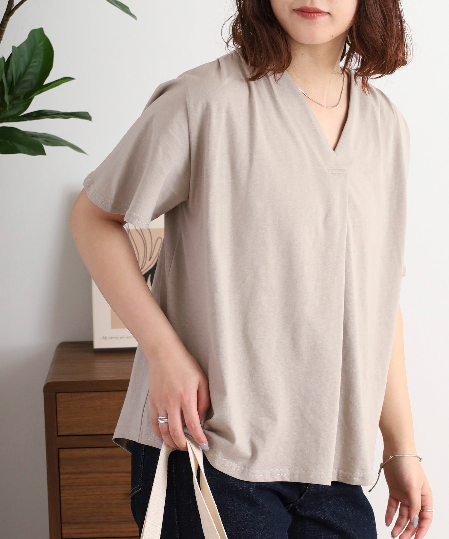 アットワン atONE ブラウス風タックスキッパー半袖Tシャツ （グレーベージュ） グレーベージュ