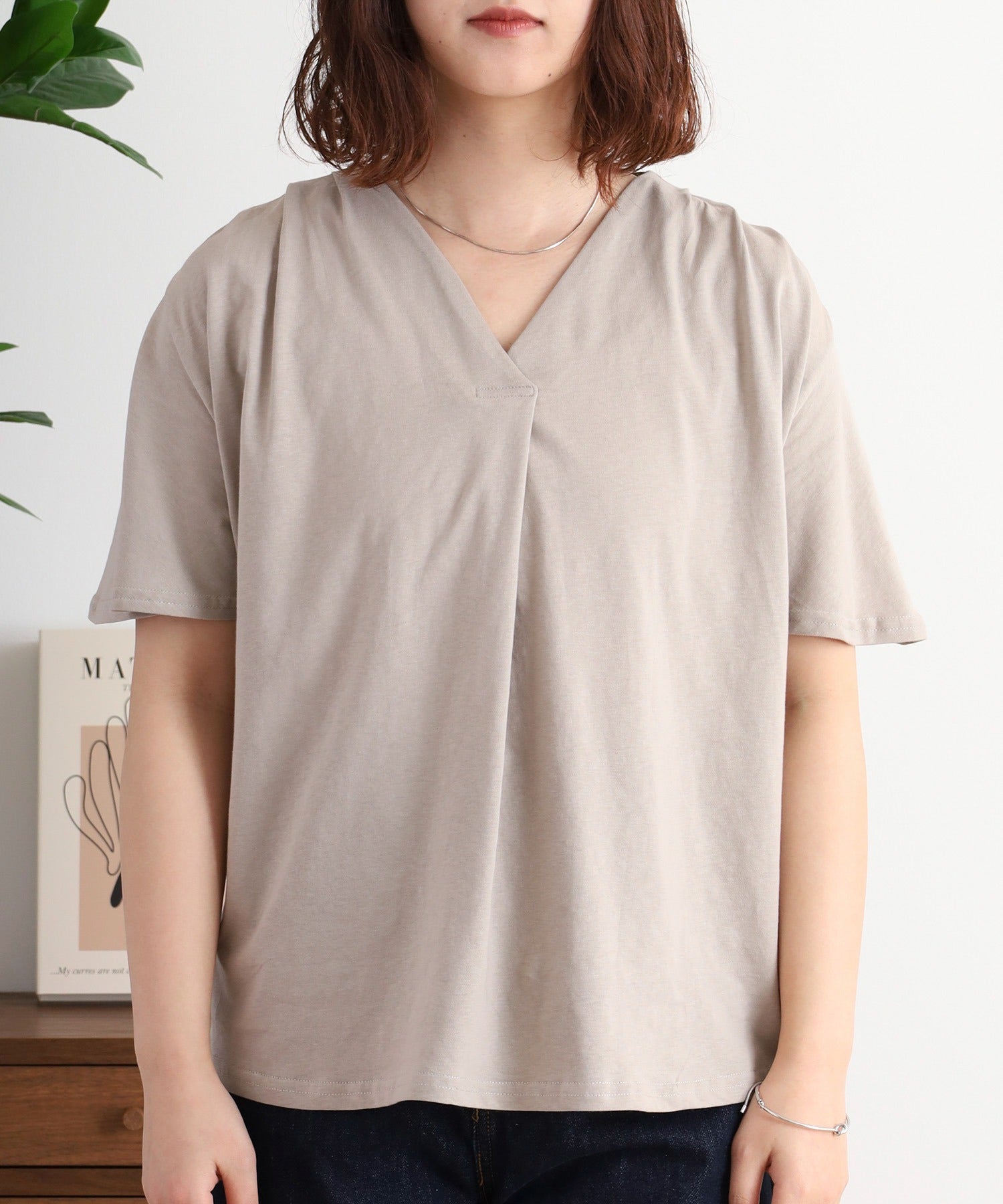 アットワン atONE ブラウス風タックスキッパー半袖Tシャツ （グレーベージュ） グレーベージュ