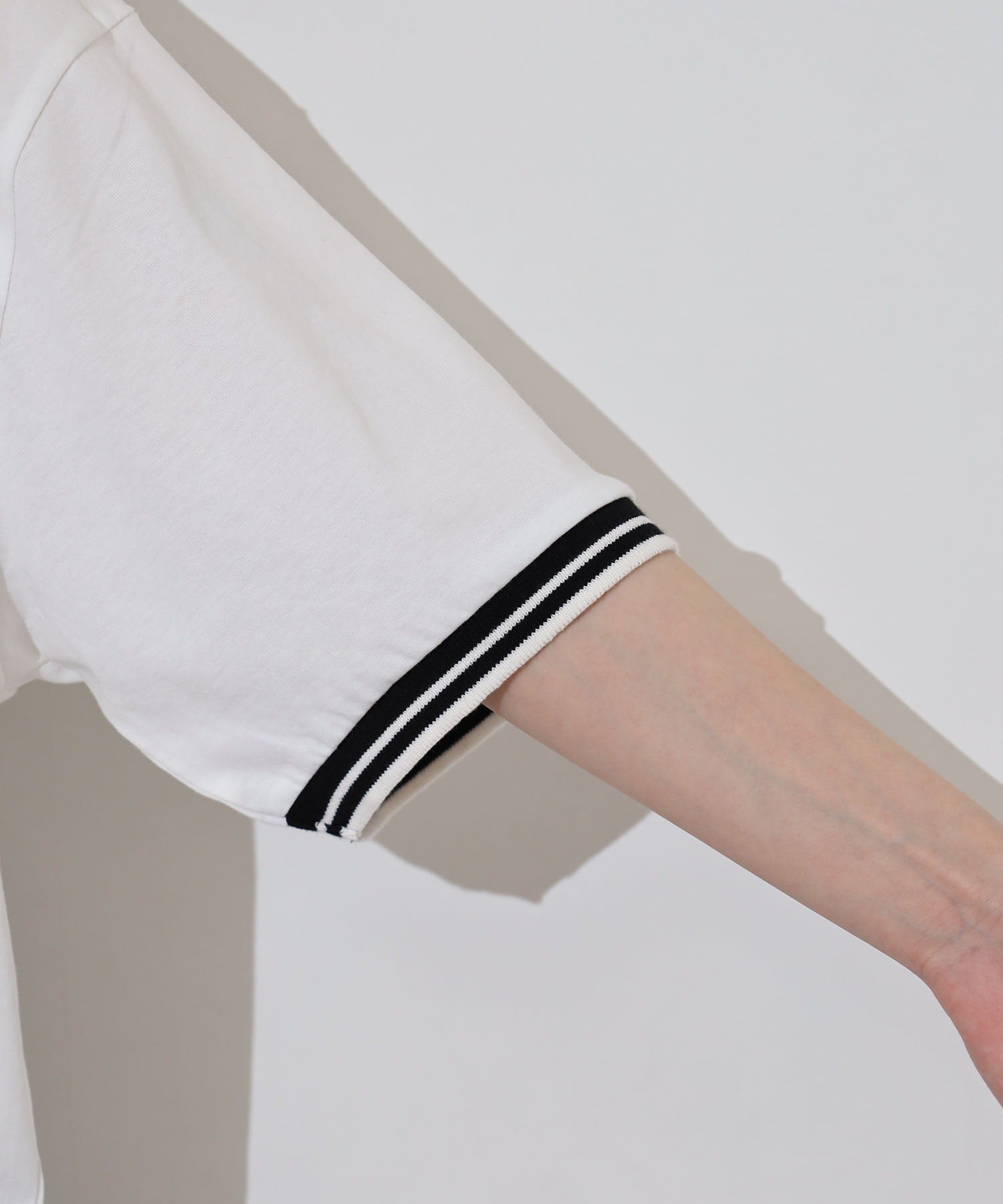 アットワン atONE 配色袖リブライン入りTシャツ （ホワイト） ホワイト
