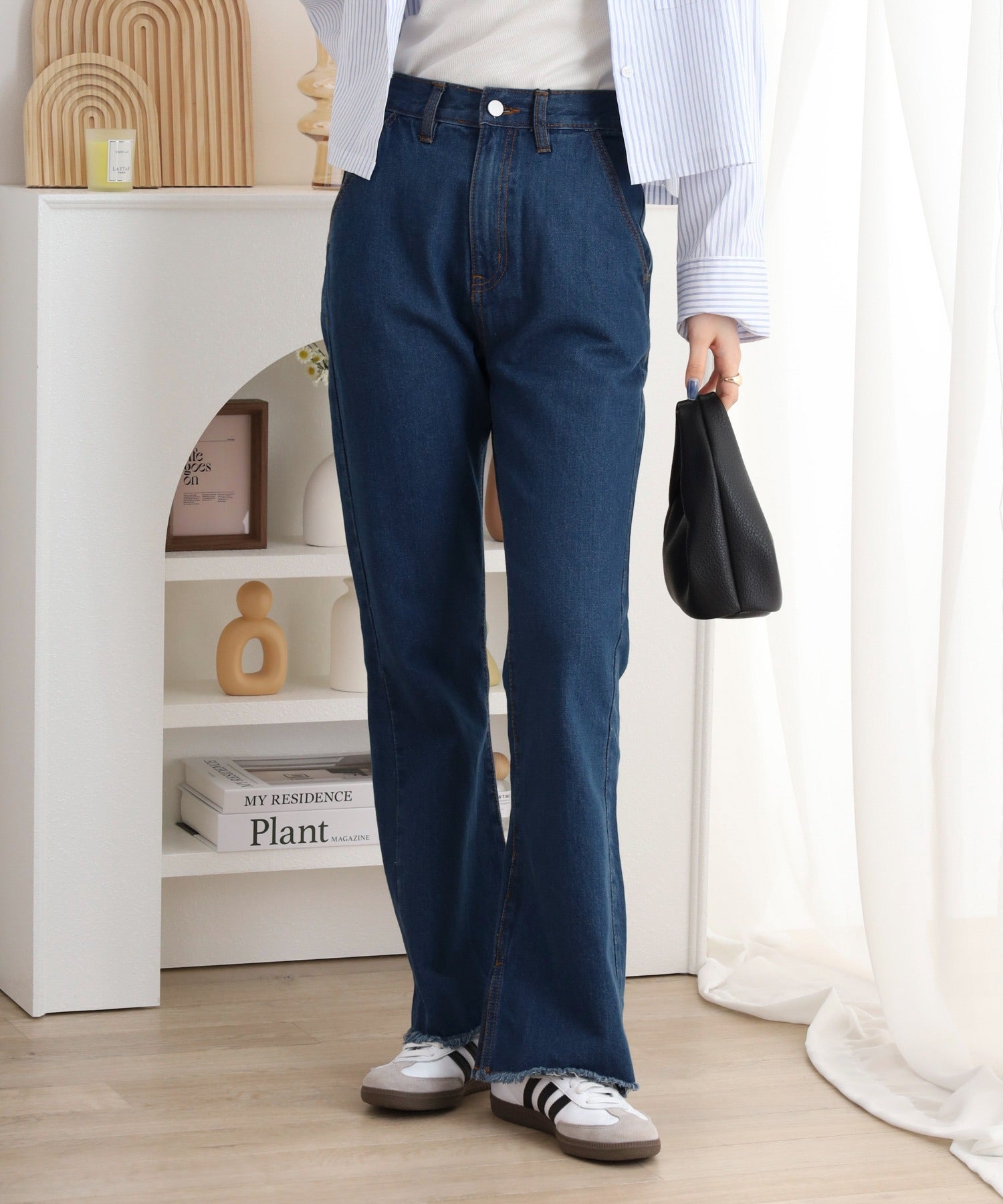 アットワン atONE コットンデニムフレアパンツ （ネイビー） ネイビー