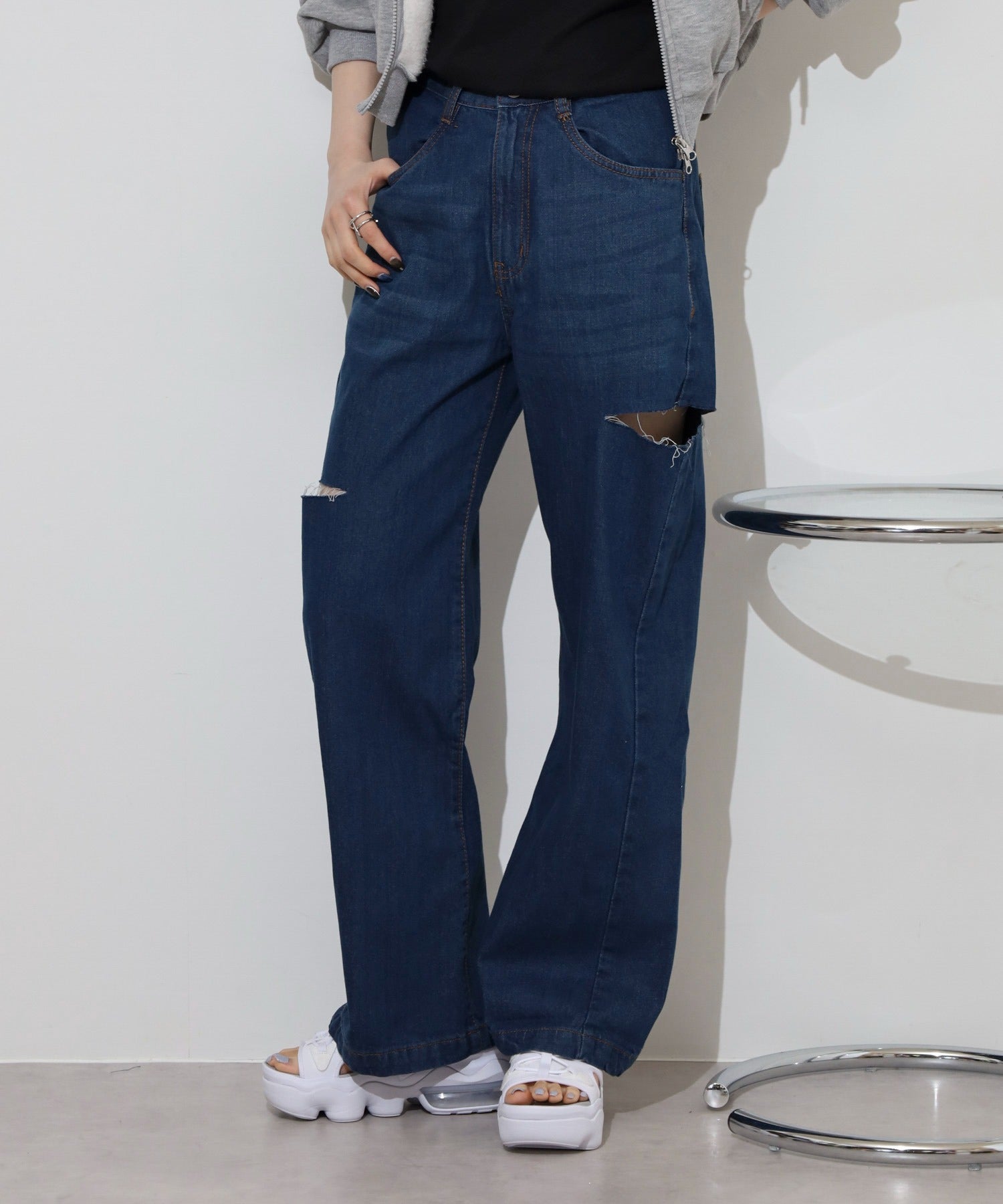 アットワン atONE デニムダメージストレートパンツ （ネイビー） ネイビー