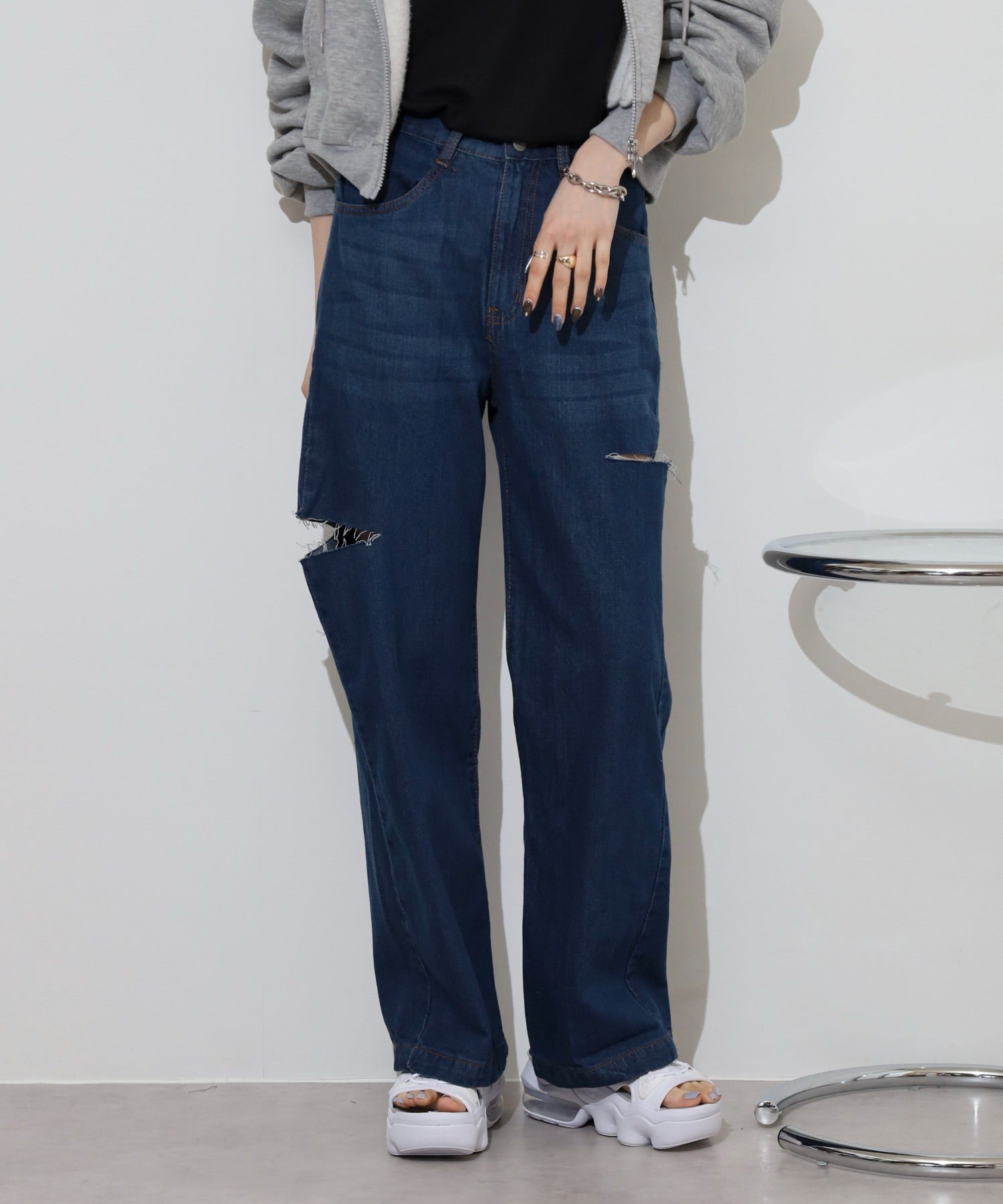 アットワン atONE デニムダメージストレートパンツ （ネイビー） ネイビー