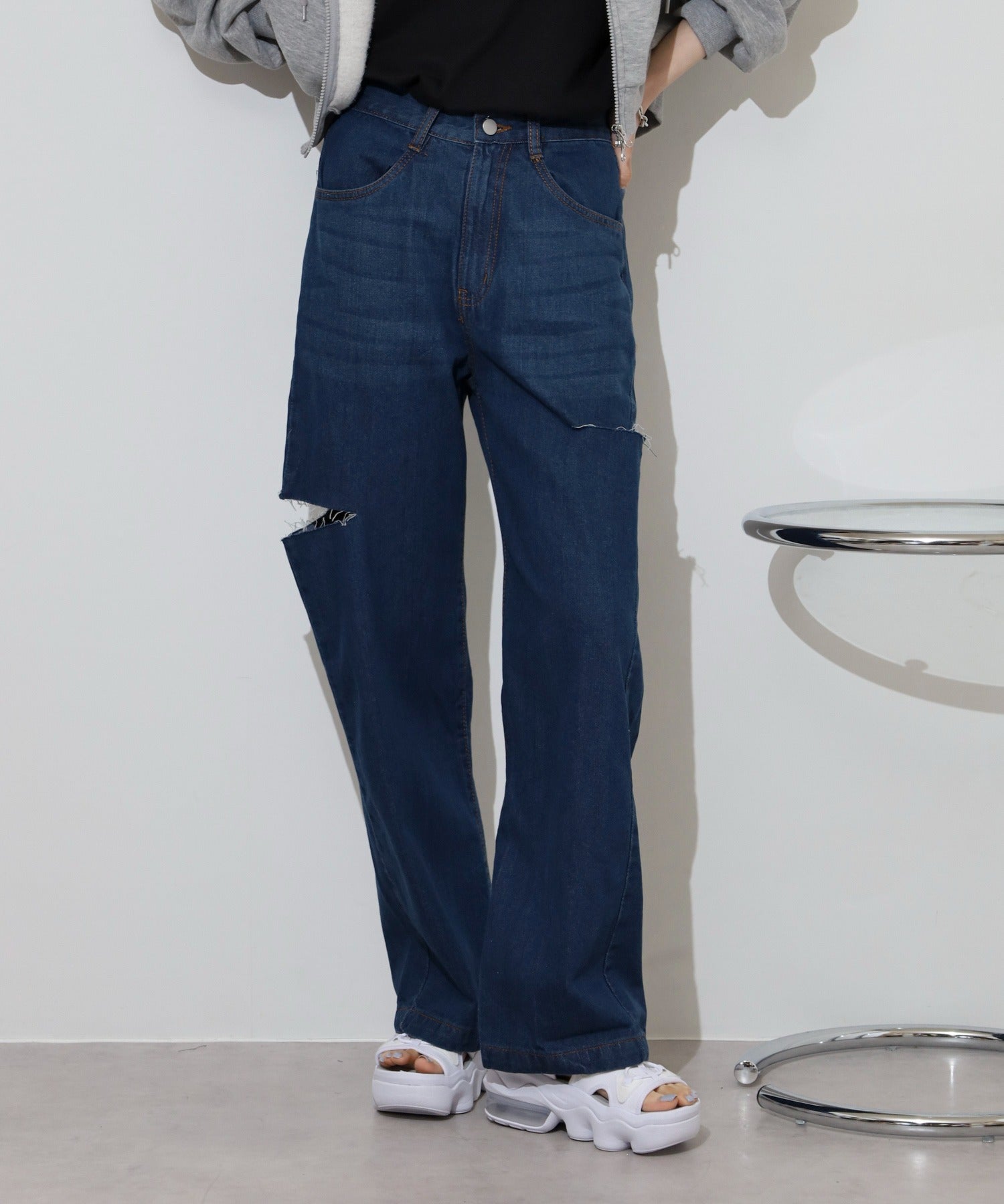 アットワン atONE デニムダメージストレートパンツ （ネイビー） ネイビー