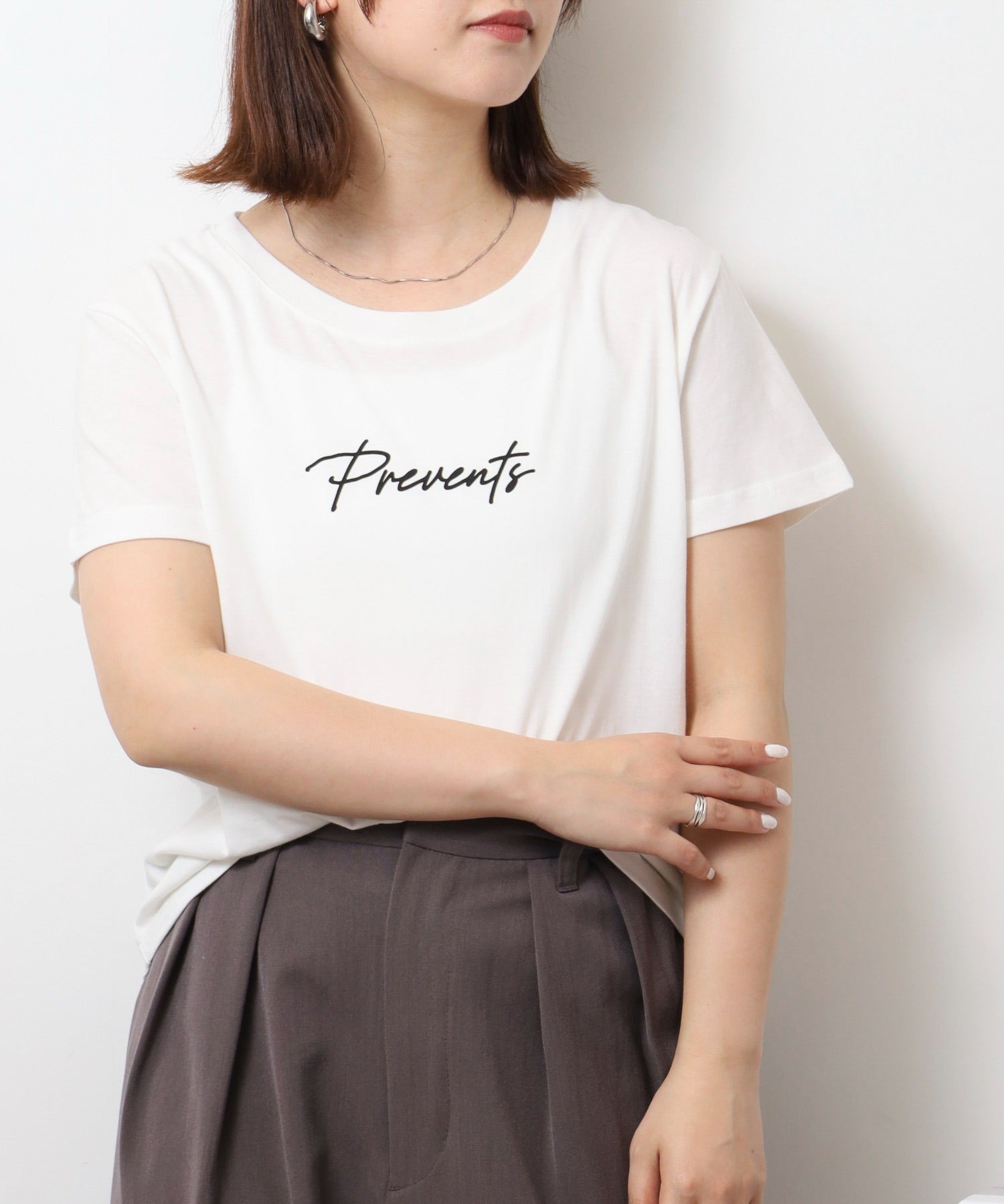 アットワン atONE オーバーサイズシルエットショート丈ロゴプリントTシャツ （ホワイト1） ホワイト1