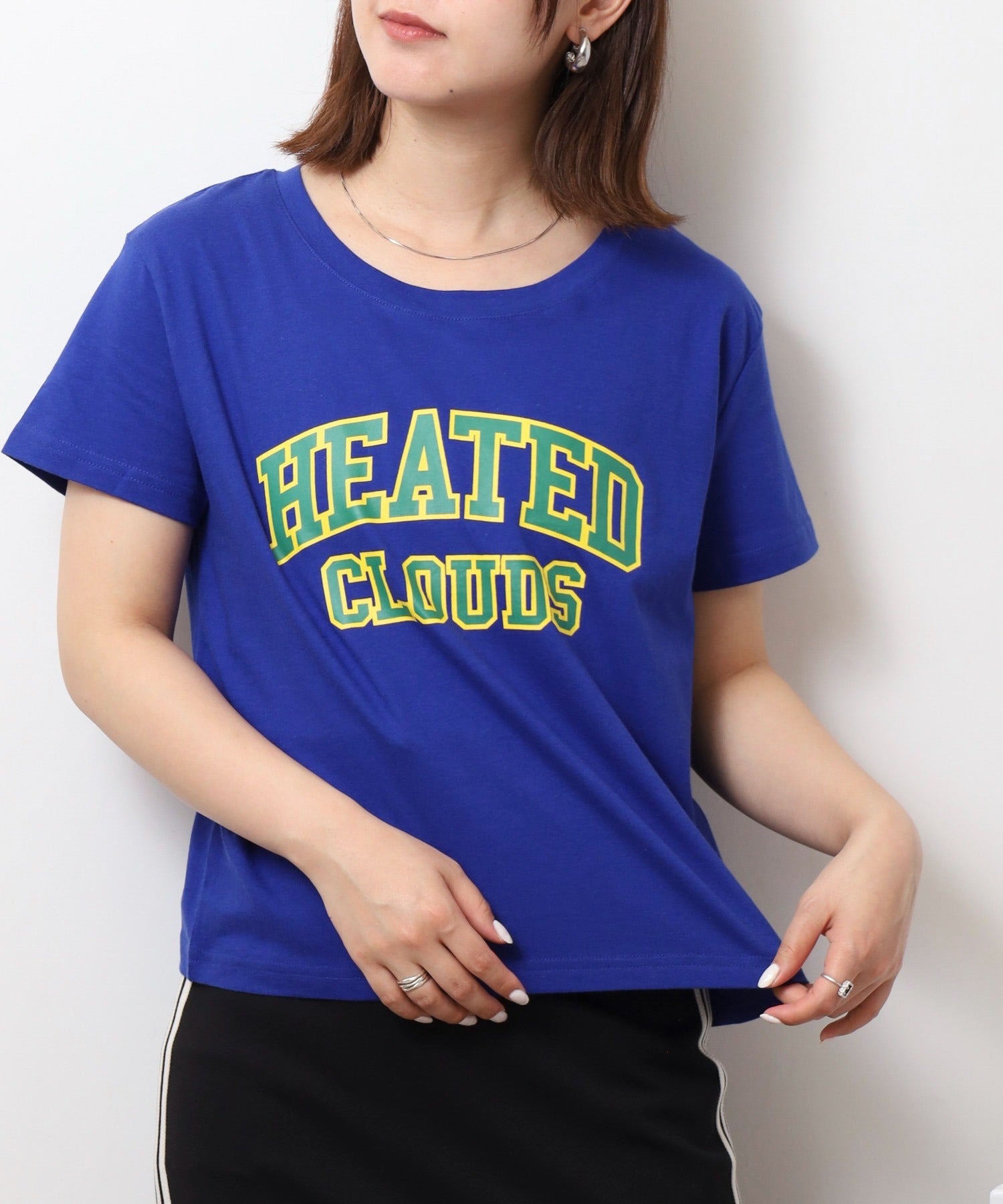 アットワン atONE オーバーサイズシルエットショート丈ロゴプリントTシャツ （ネイビー5） ネイビー5