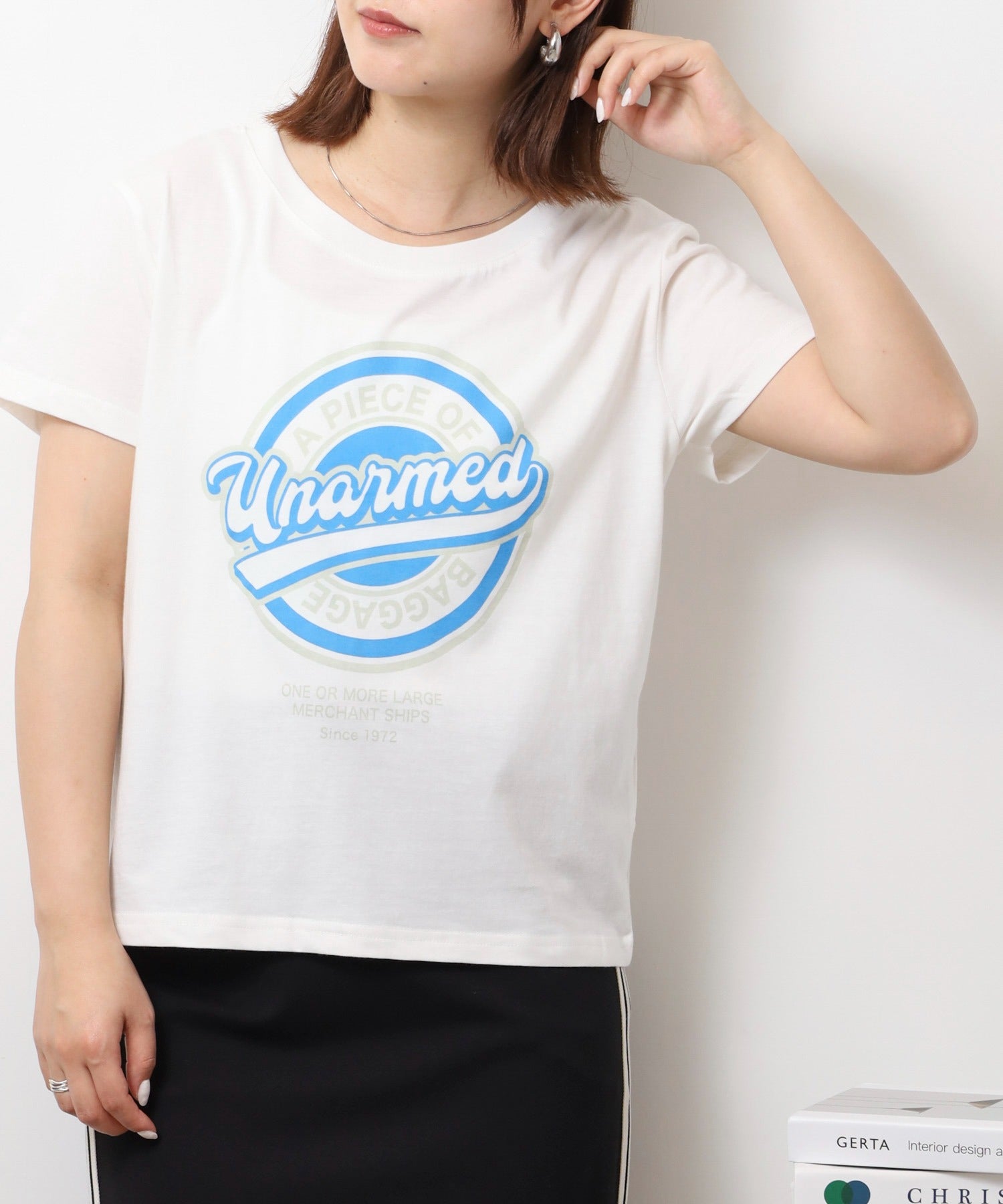 アットワン atONE オーバーサイズシルエットショート丈ロゴプリントTシャツ （ホワイト4） ホワイト4