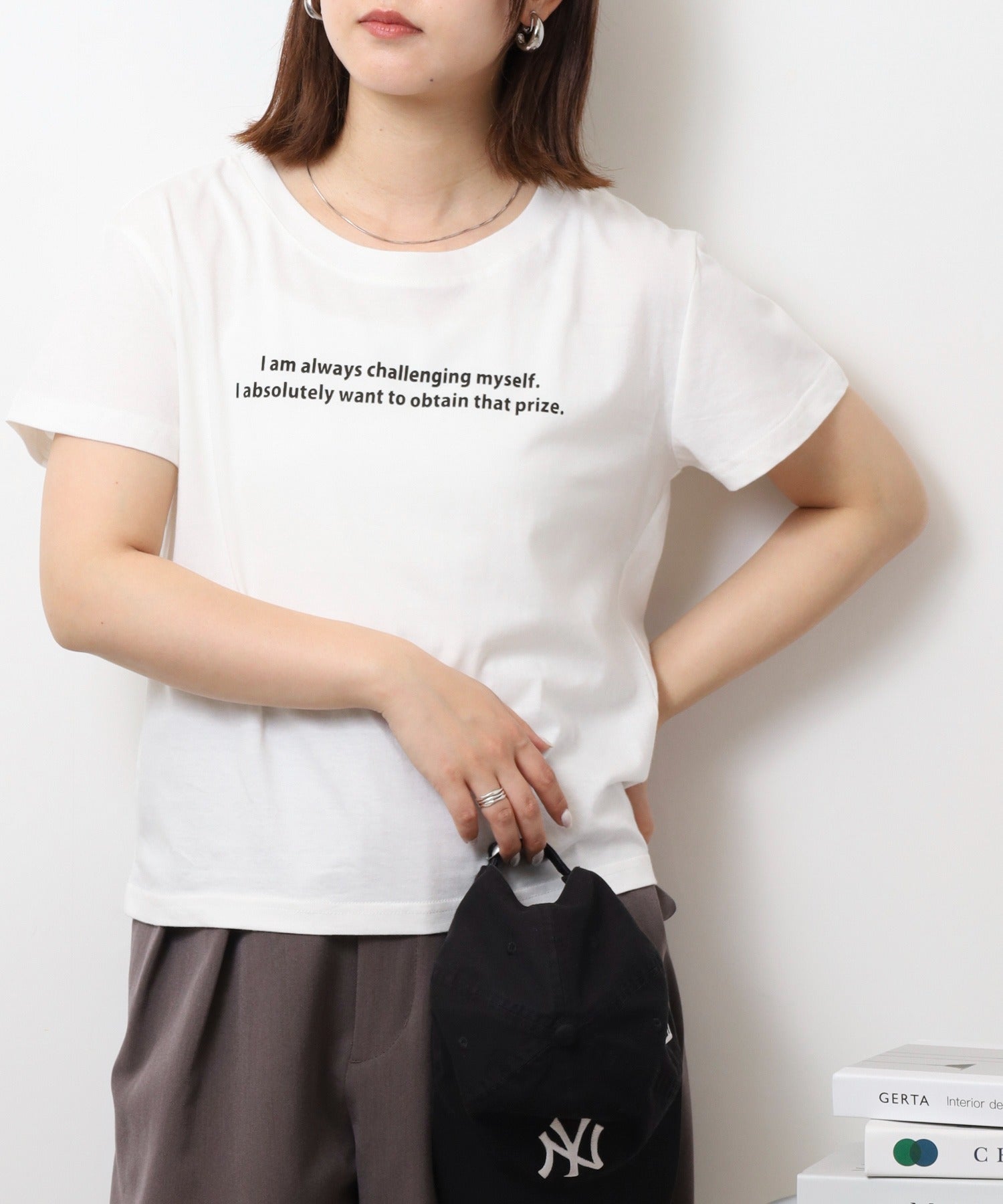 アットワン atONE オーバーサイズシルエットショート丈ロゴプリントTシャツ （ホワイト2） ホワイト2